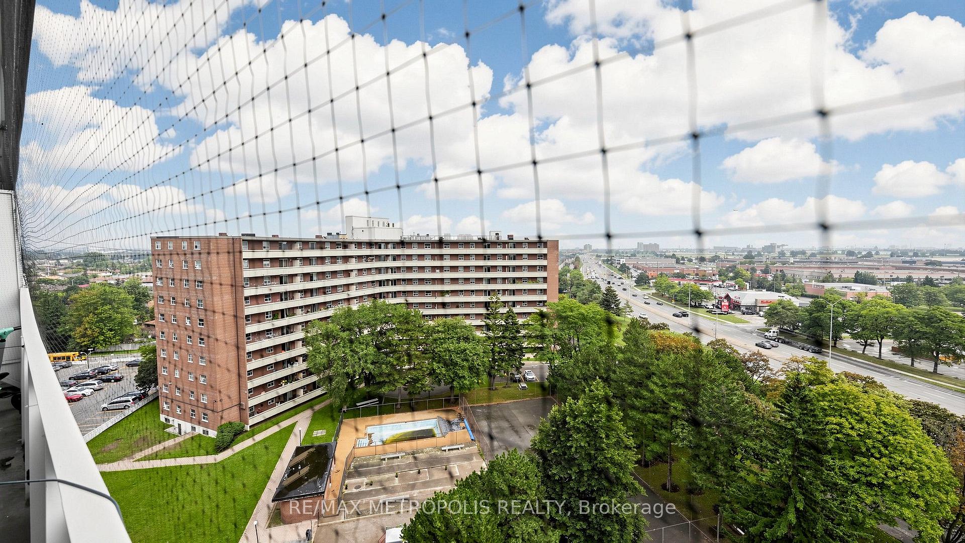 Photo 31 of Unit 1006, 3555 Derry Road E, Mississauga, Malton — HOMEH