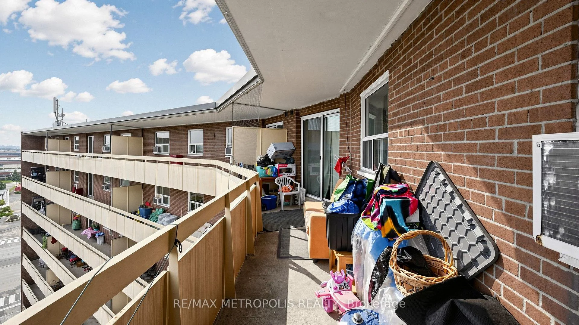 Photo 29 of Unit 1006, 3555 Derry Road E, Mississauga, Malton — HOMEH