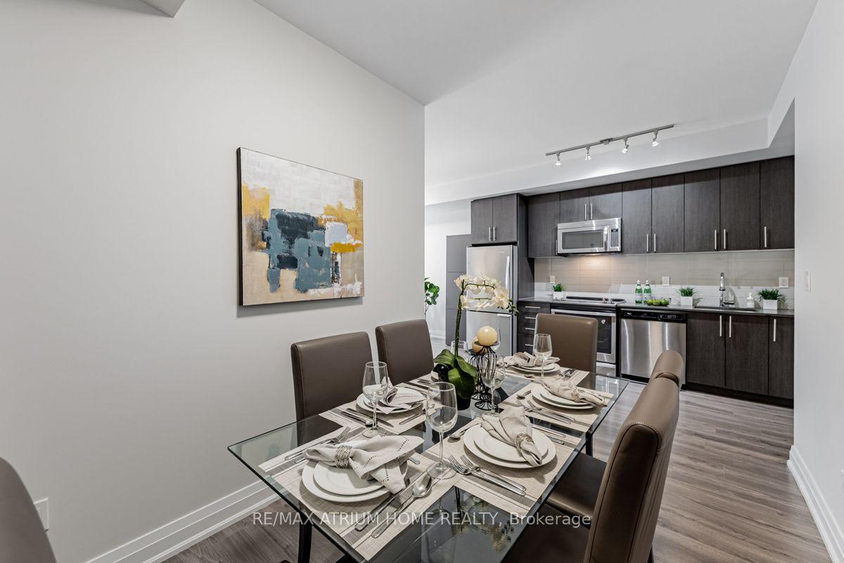 Photo 4 of Unit 18, 780 Sheppard Avenue E, North York, Bayview Village — HOMEH