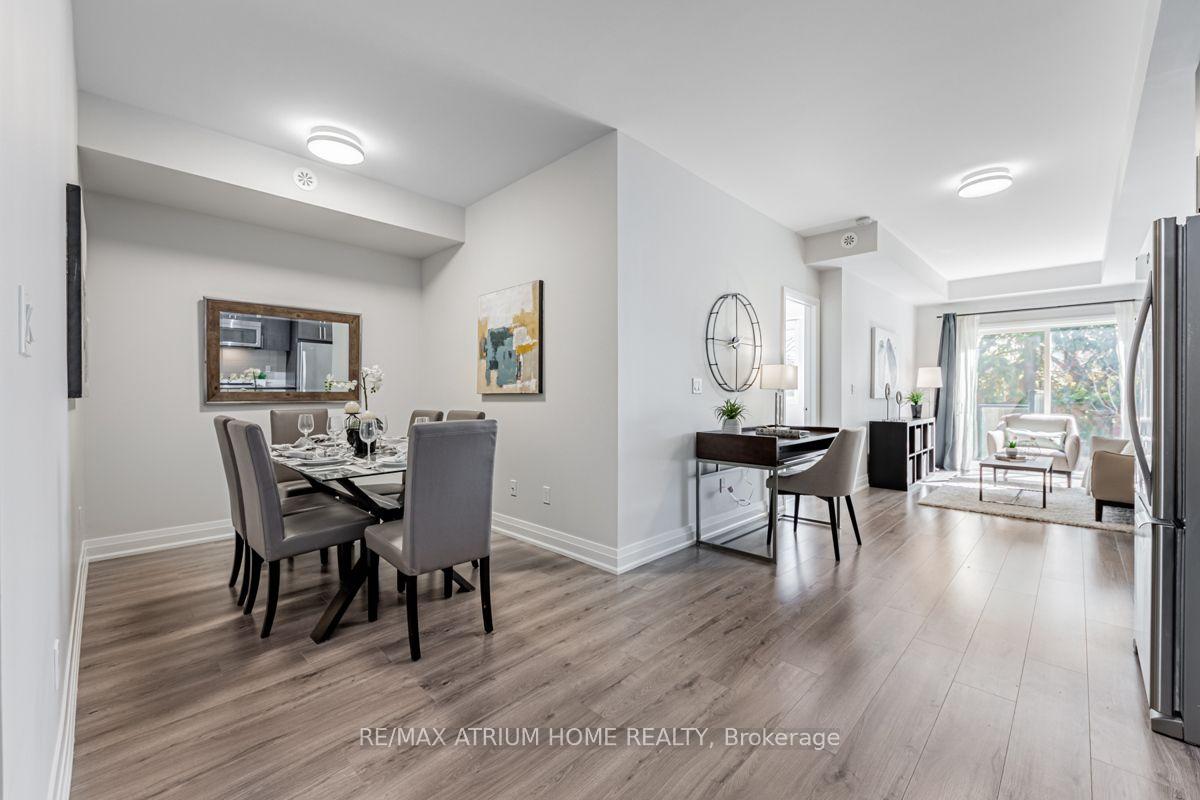 Photo 5 of Unit 18, 780 Sheppard Avenue E, North York, Bayview Village — HOMEH