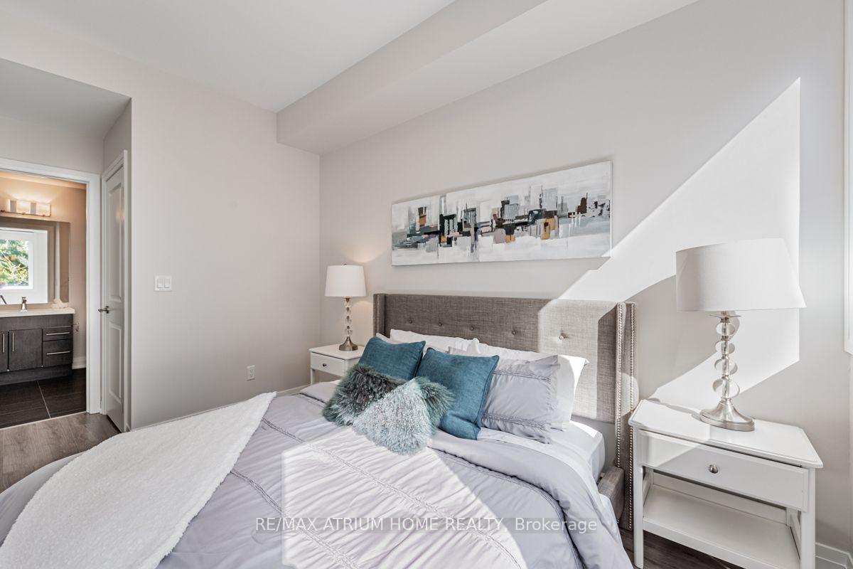Photo 11 of Unit 18, 780 Sheppard Avenue E, North York, Bayview Village — HOMEH