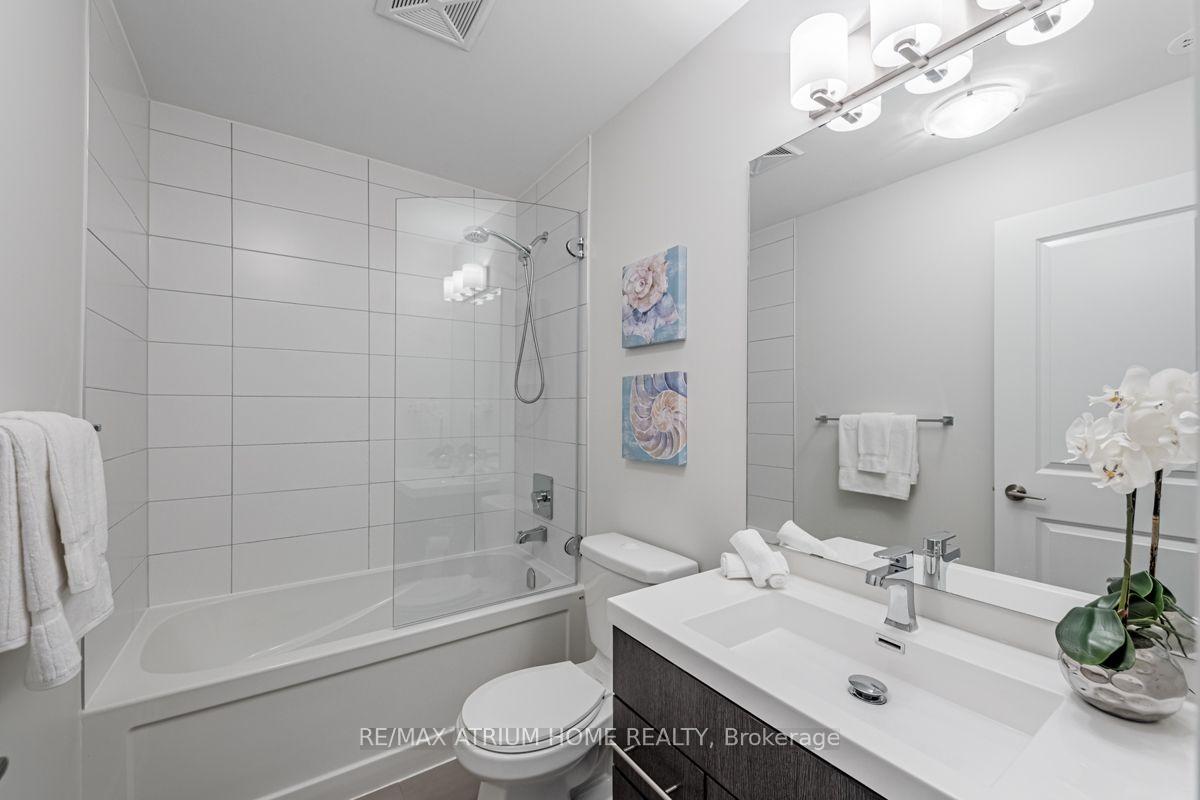 Photo 16 of Unit 18, 780 Sheppard Avenue E, North York, Bayview Village — HOMEH
