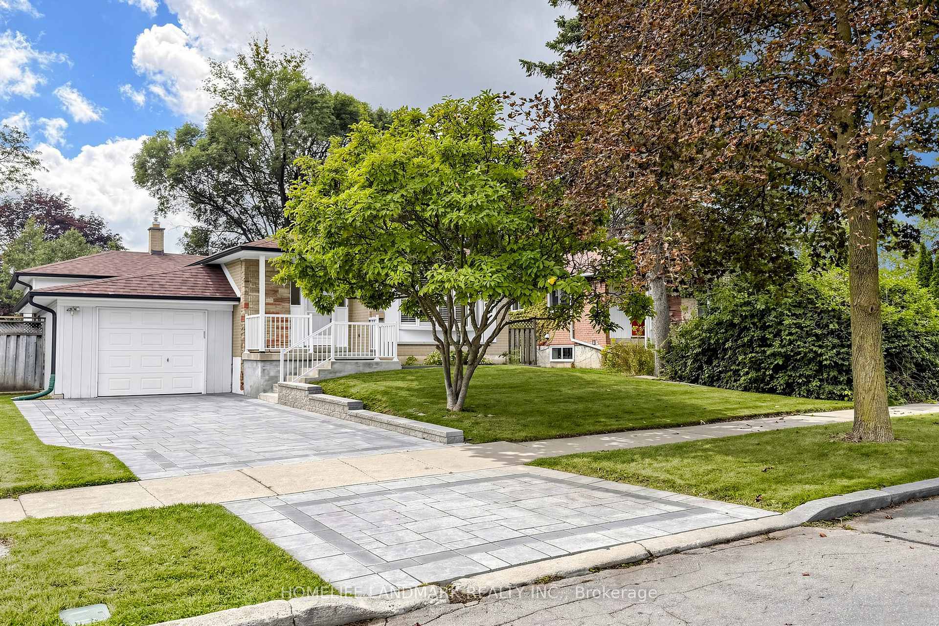 Photo 1 of 29 Dexter Boulevard, North York, Hillcrest Village — HOMEH