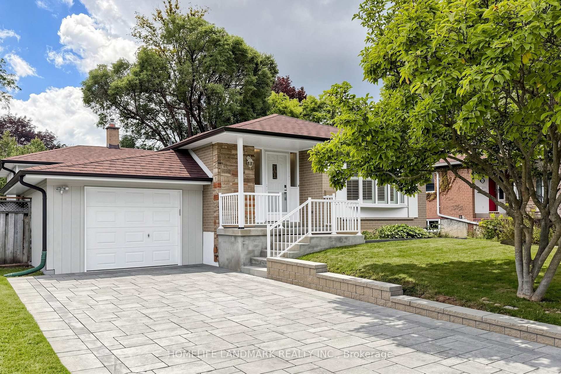 Photo 2 of 29 Dexter Boulevard, North York, Hillcrest Village — HOMEH