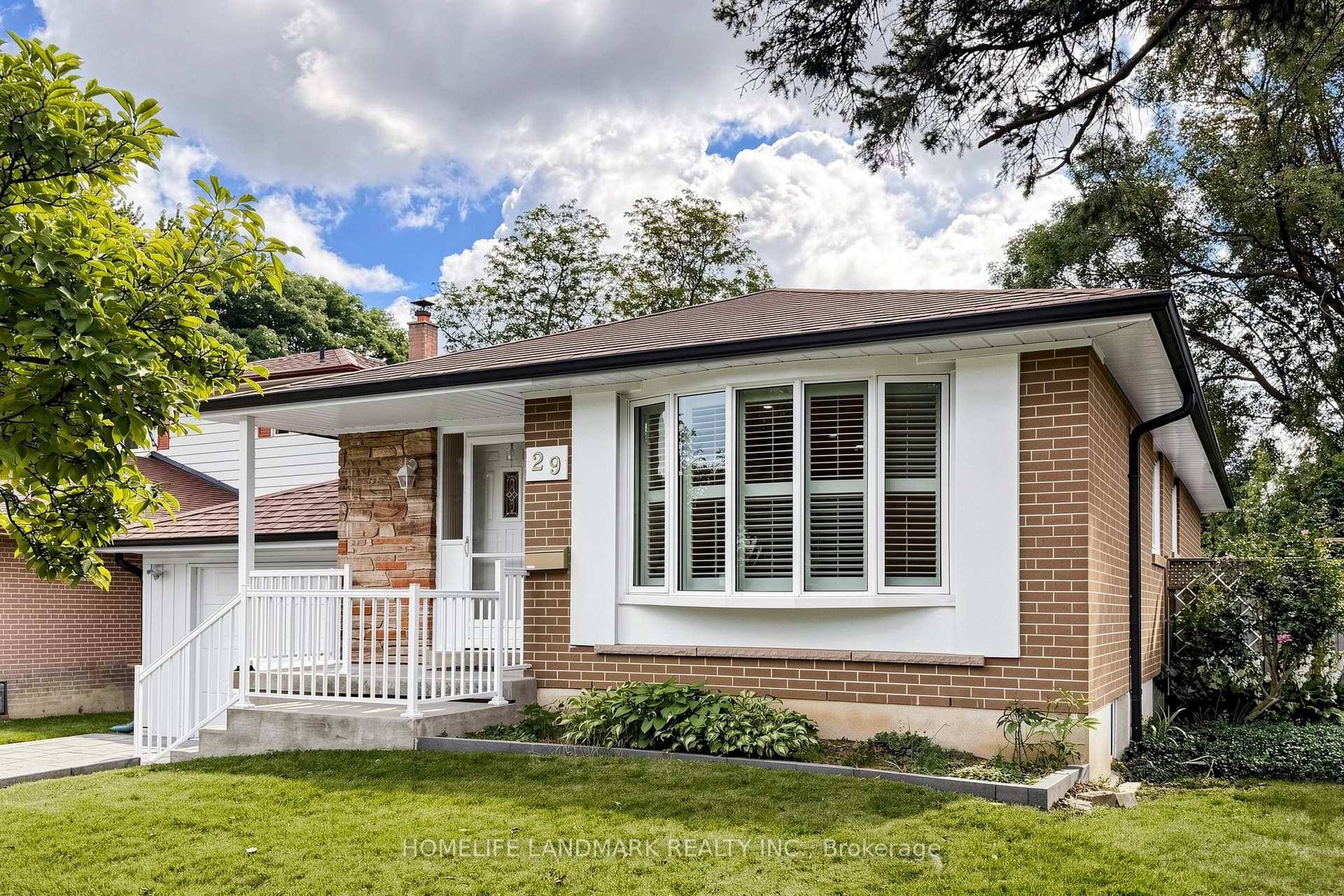 Photo 3 of 29 Dexter Boulevard, North York, Hillcrest Village — HOMEH