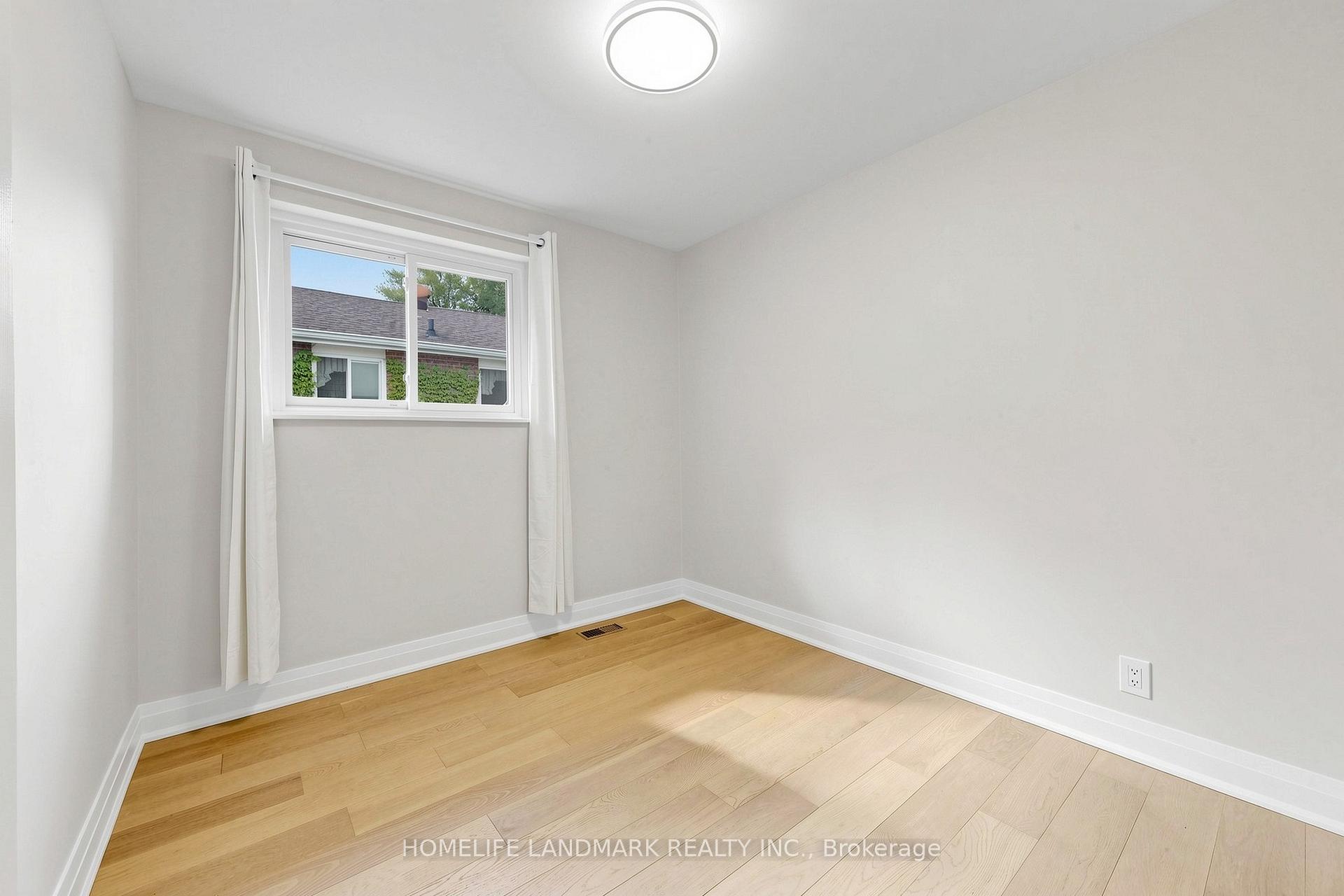 Photo 23 of 29 Dexter Boulevard, North York, Hillcrest Village — HOMEH