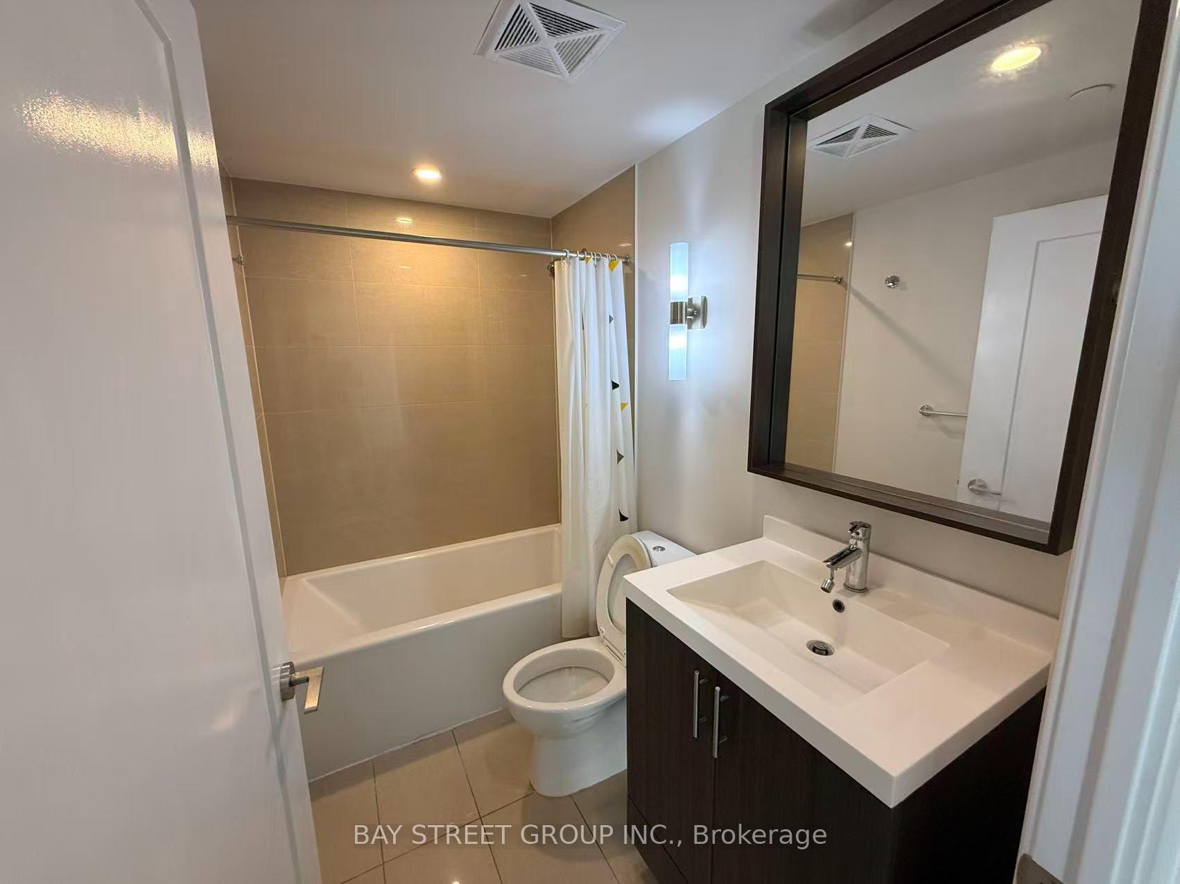 Photo 6 of Unit 502, 18 Graydon Hall Drive, North York, Parkwoods-Donalda — HOMEH