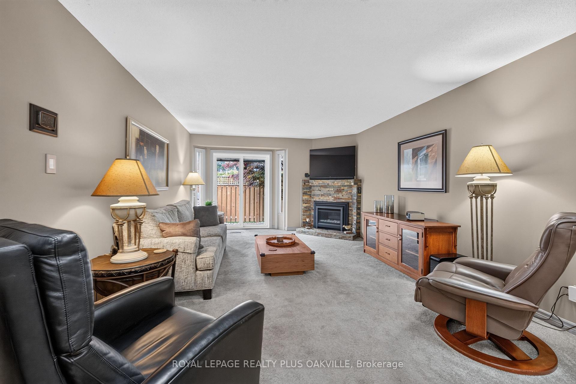 Photo 4 of Unit 53, 5255 Lakeshore Road, Burlington, Appleby — HOMEH