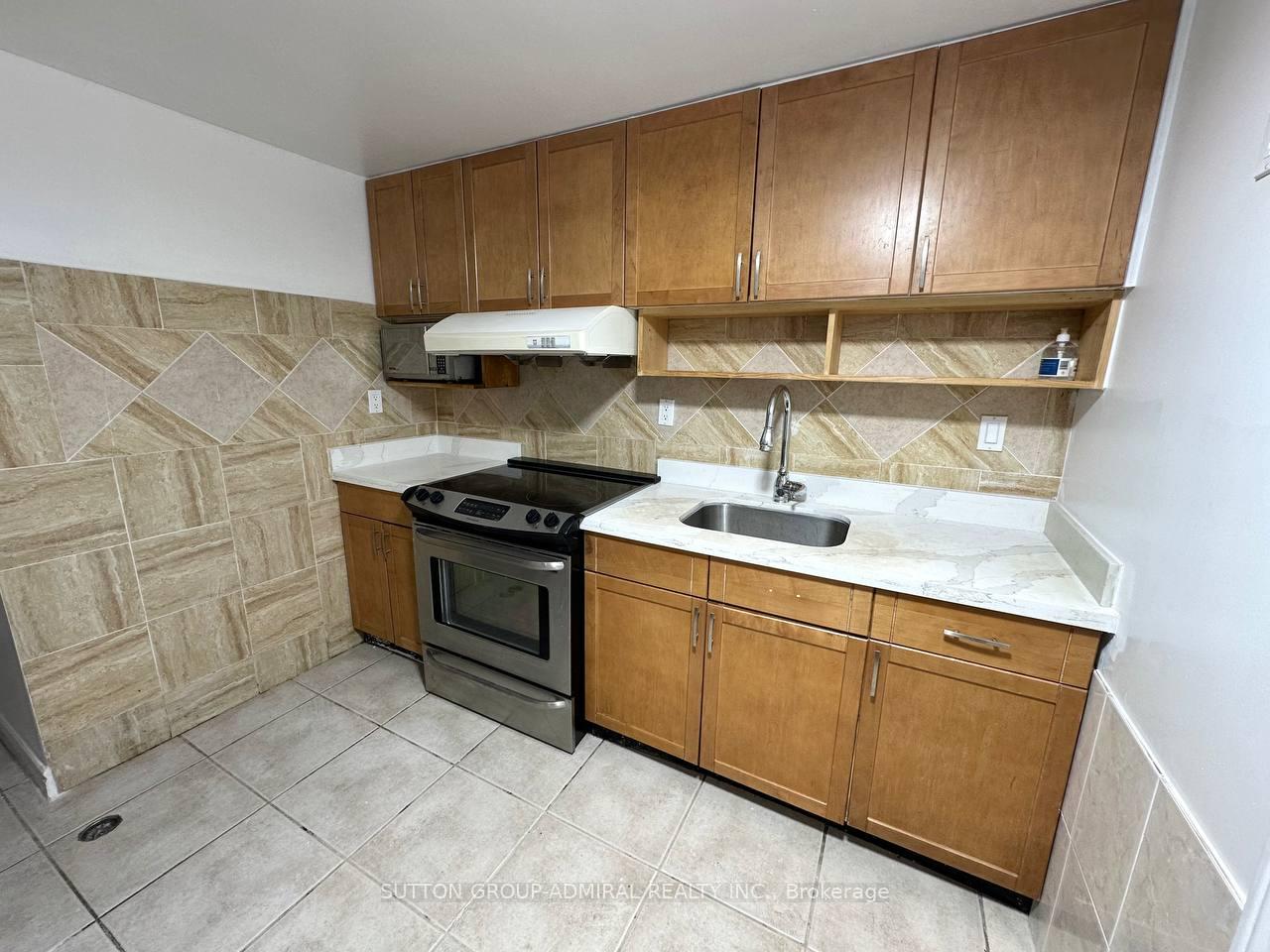 Photo 2 of Unit Bsmt, 16 Fairty Drive, Markham, Middlefield — HOMEH