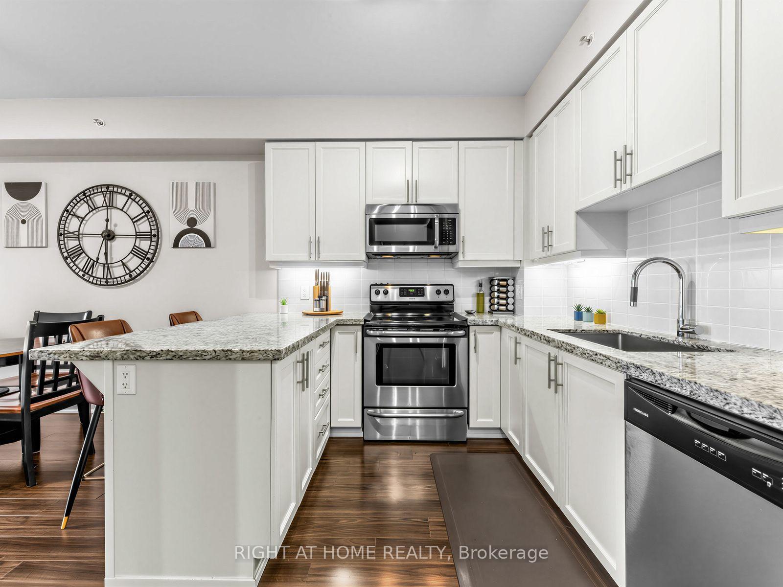 Photo 3 of Unit 808, 24 Woodstream Boulevard, Vaughan, Vaughan Grove — HOMEH