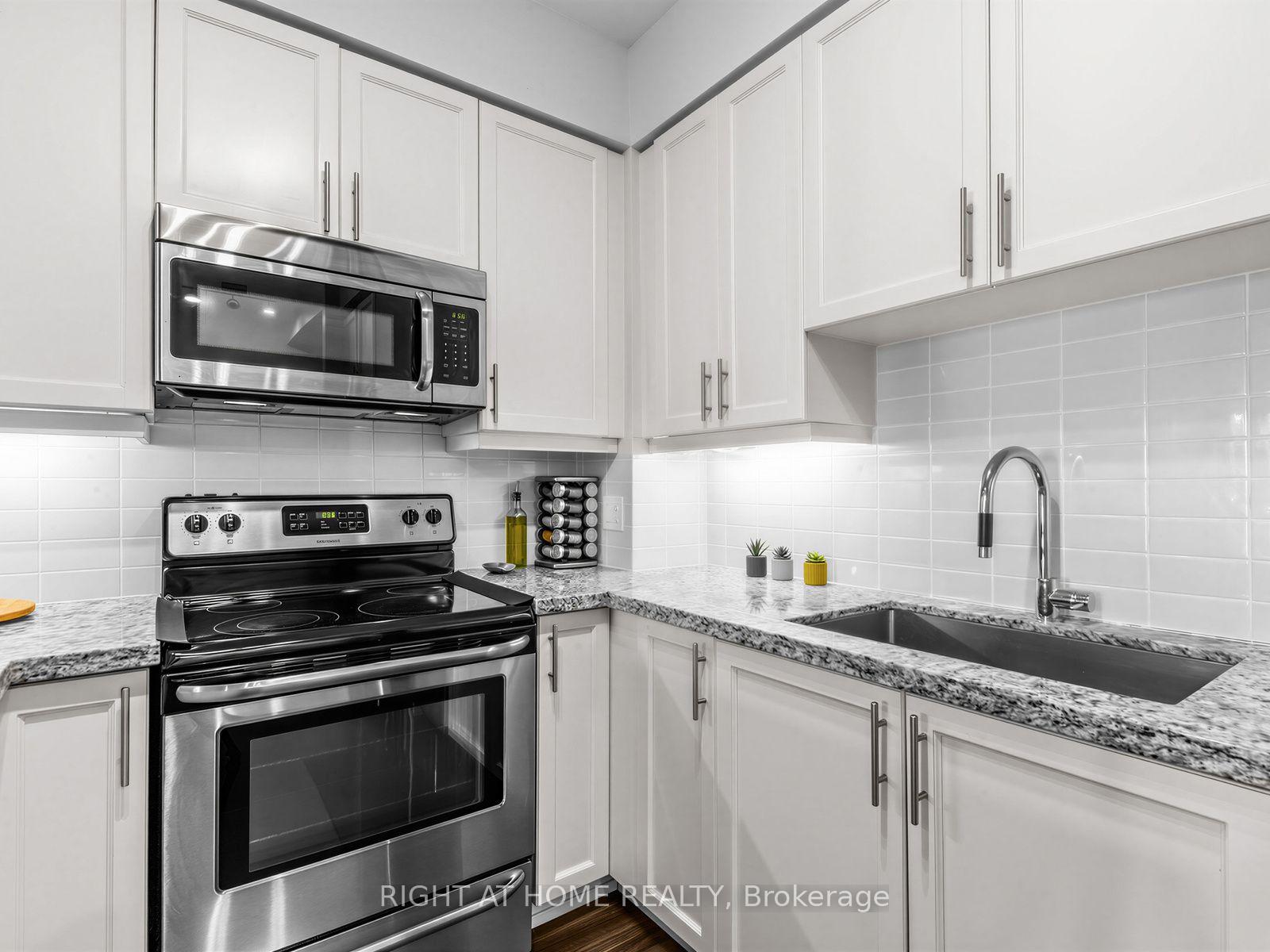 Photo 4 of Unit 808, 24 Woodstream Boulevard, Vaughan, Vaughan Grove — HOMEH