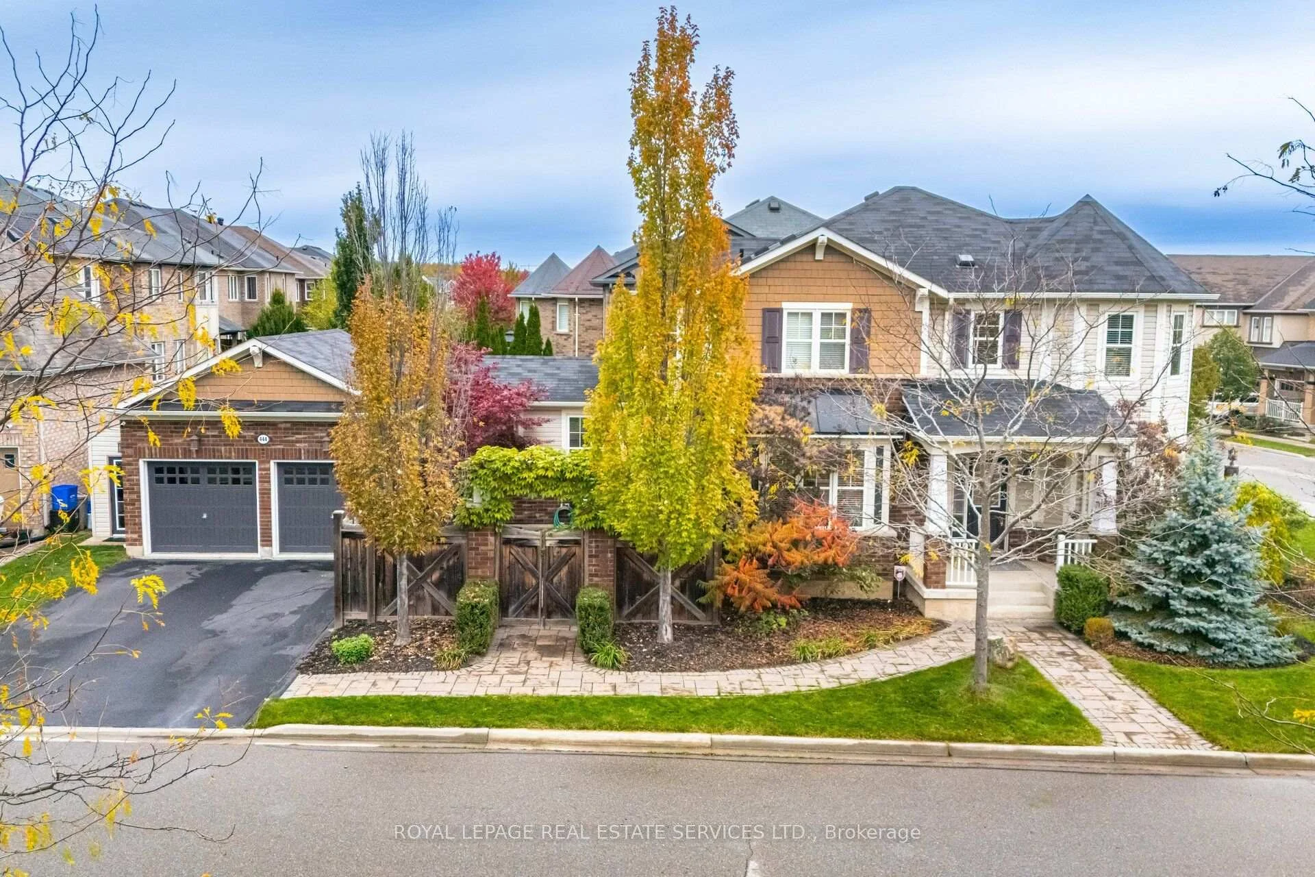 Photo of 444 Coombs Court