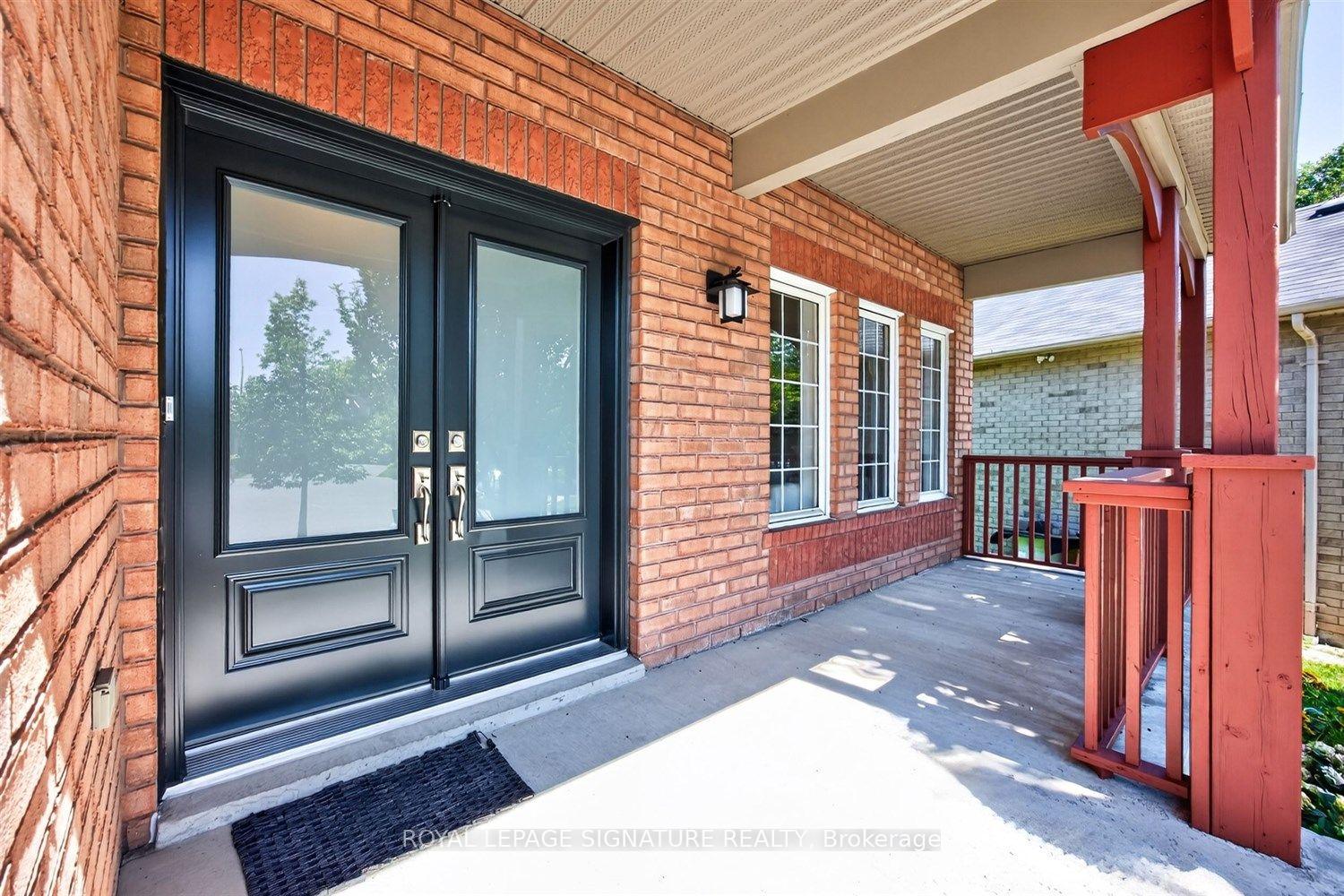 Photo 5 of 10 Purt Court, Barrie, Bayshore — HOMEH