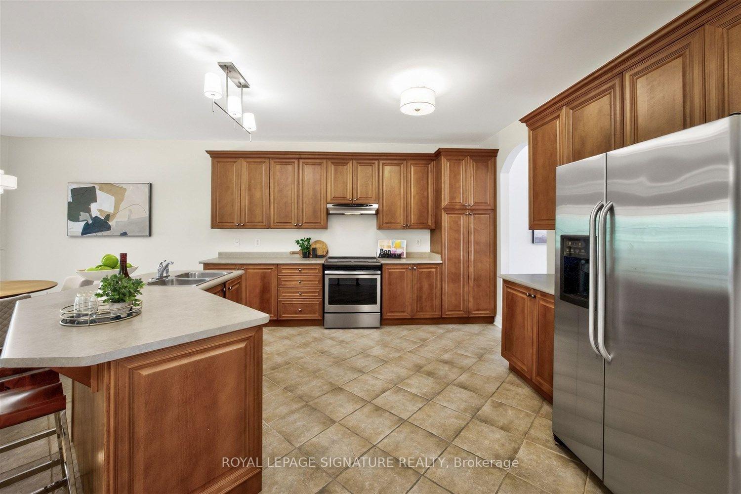 Photo 24 of 10 Purt Court, Barrie, Bayshore — HOMEH