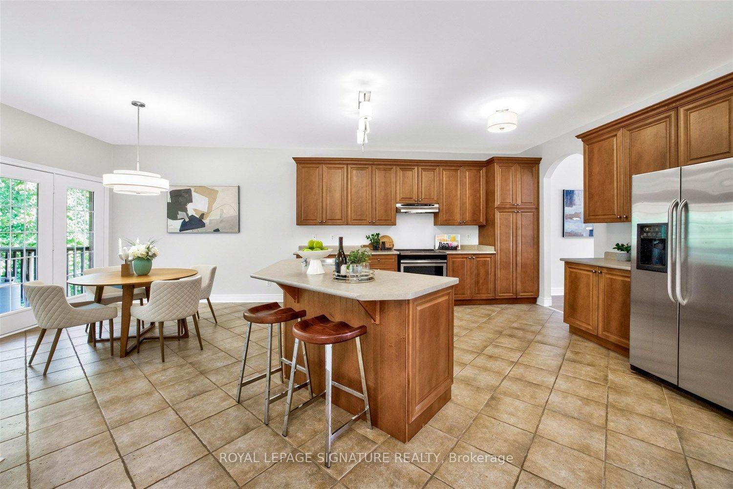 Photo 25 of 10 Purt Court, Barrie, Bayshore — HOMEH