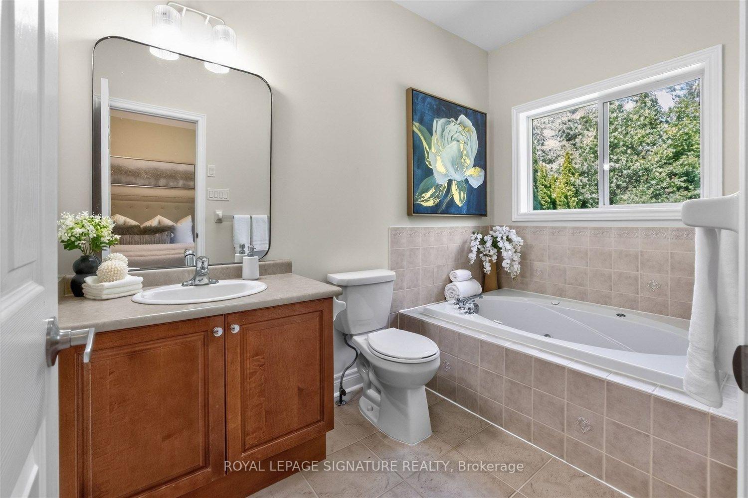 Photo 47 of 10 Purt Court, Barrie, Bayshore — HOMEH