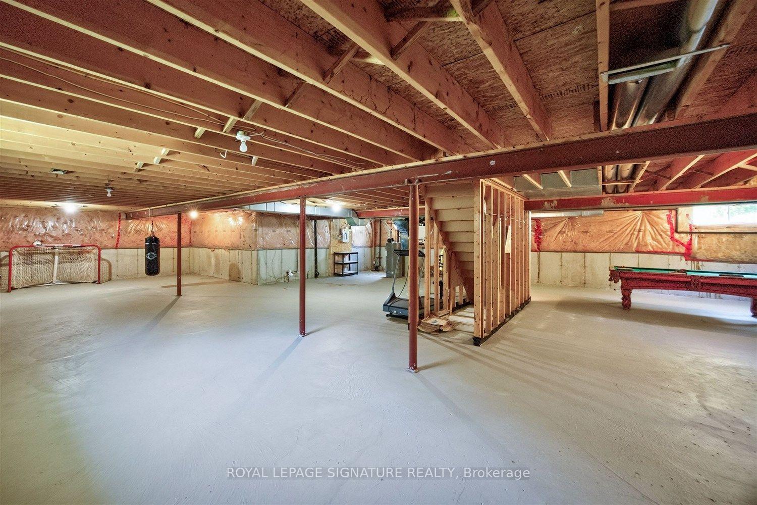 Photo 61 of 10 Purt Court, Barrie, Bayshore — HOMEH
