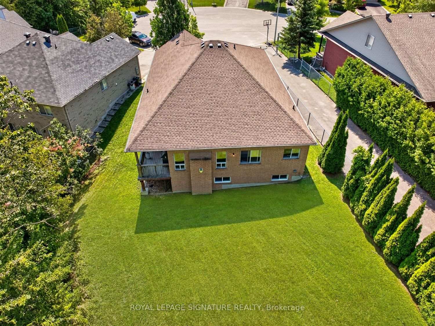 Photo 73 of 10 Purt Court, Barrie, Bayshore — HOMEH