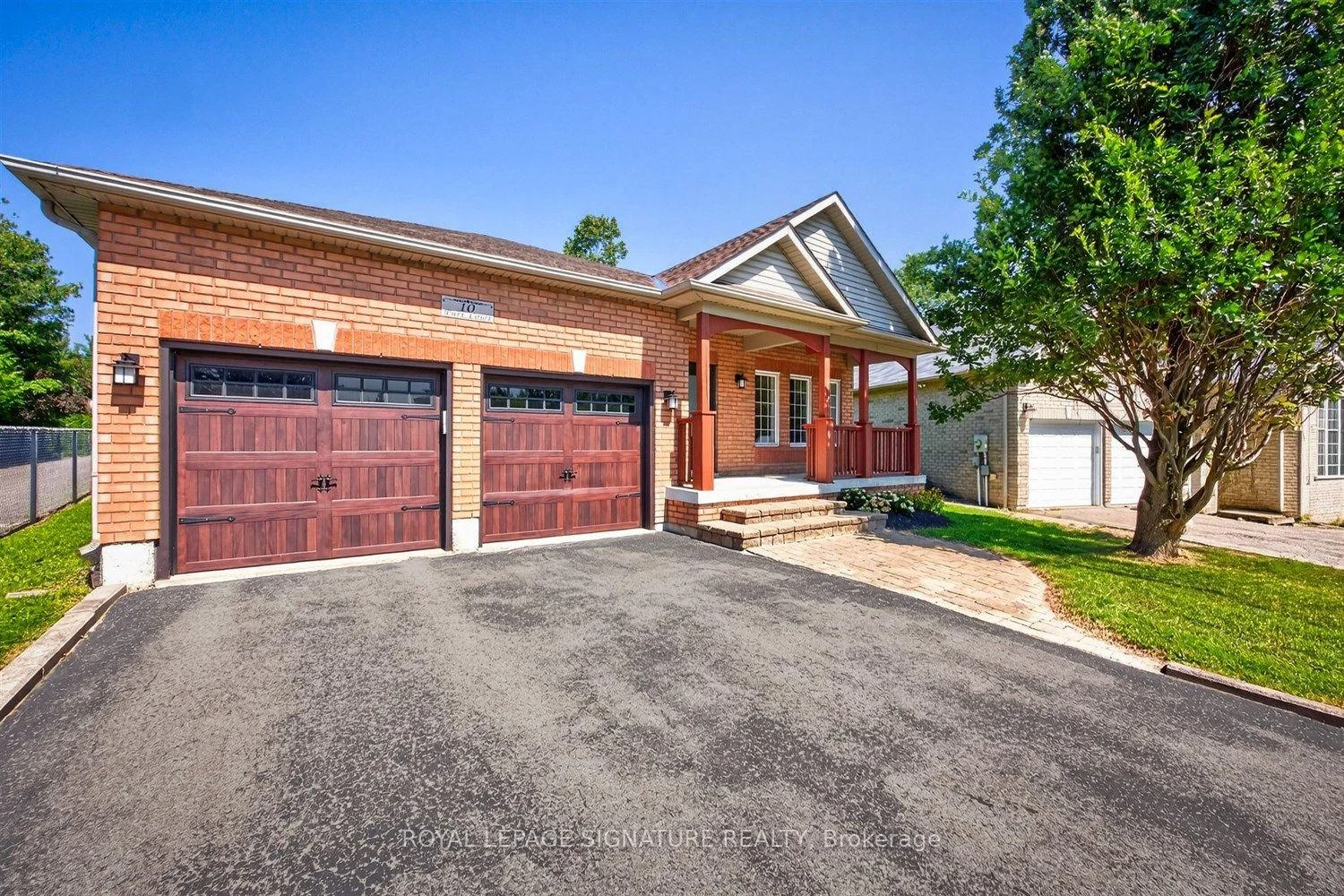 Photo 3 of 10 Purt Court, Barrie, Bayshore — HOMEH