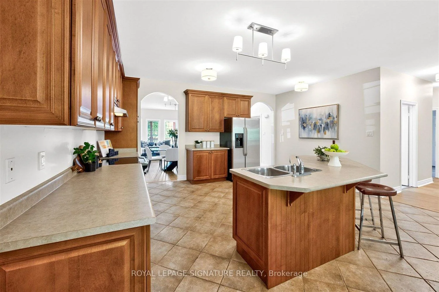 Photo 33 of 10 Purt Court, Barrie, Bayshore — HOMEH