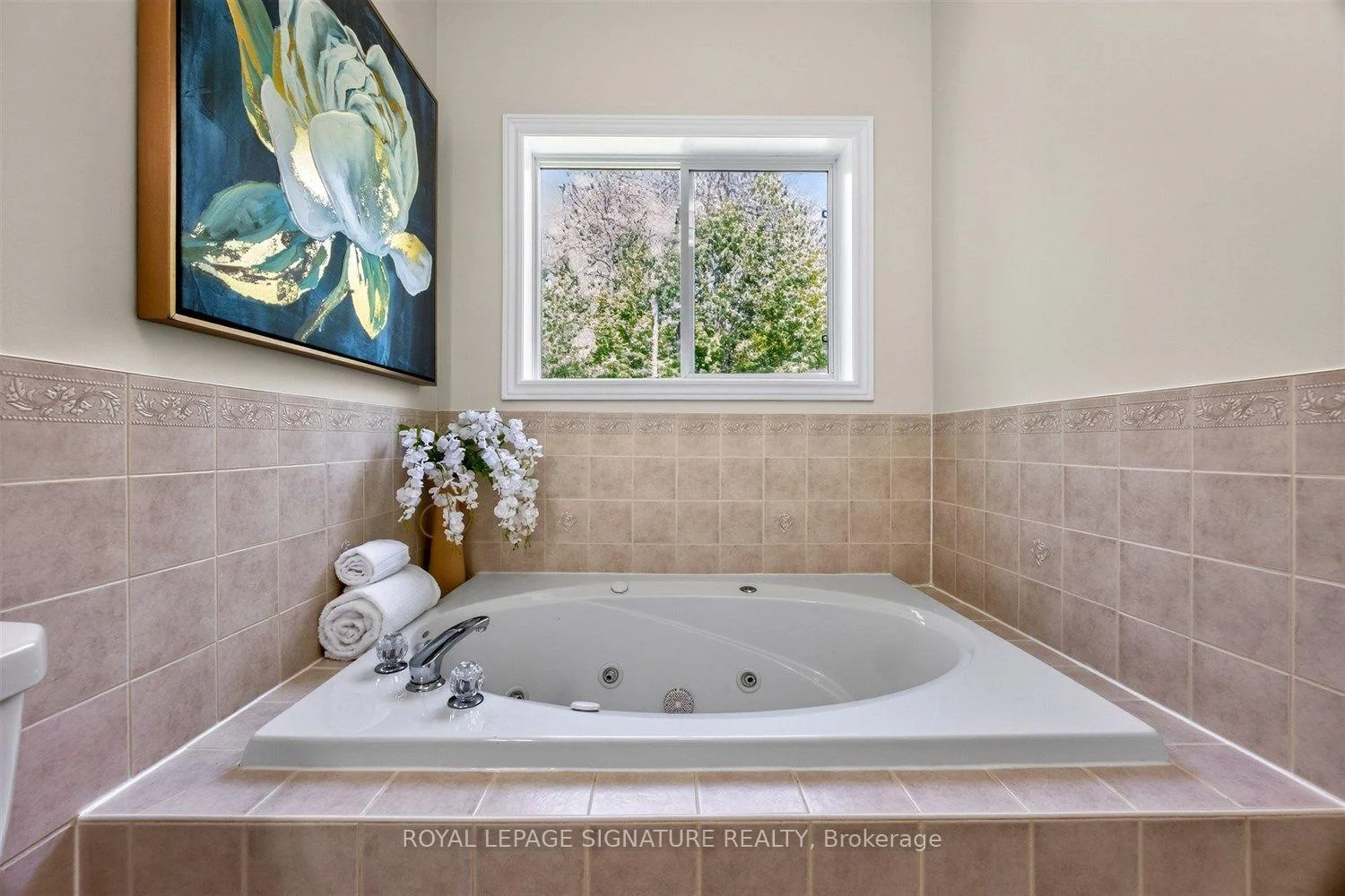 Photo 52 of 10 Purt Court, Barrie, Bayshore — HOMEH