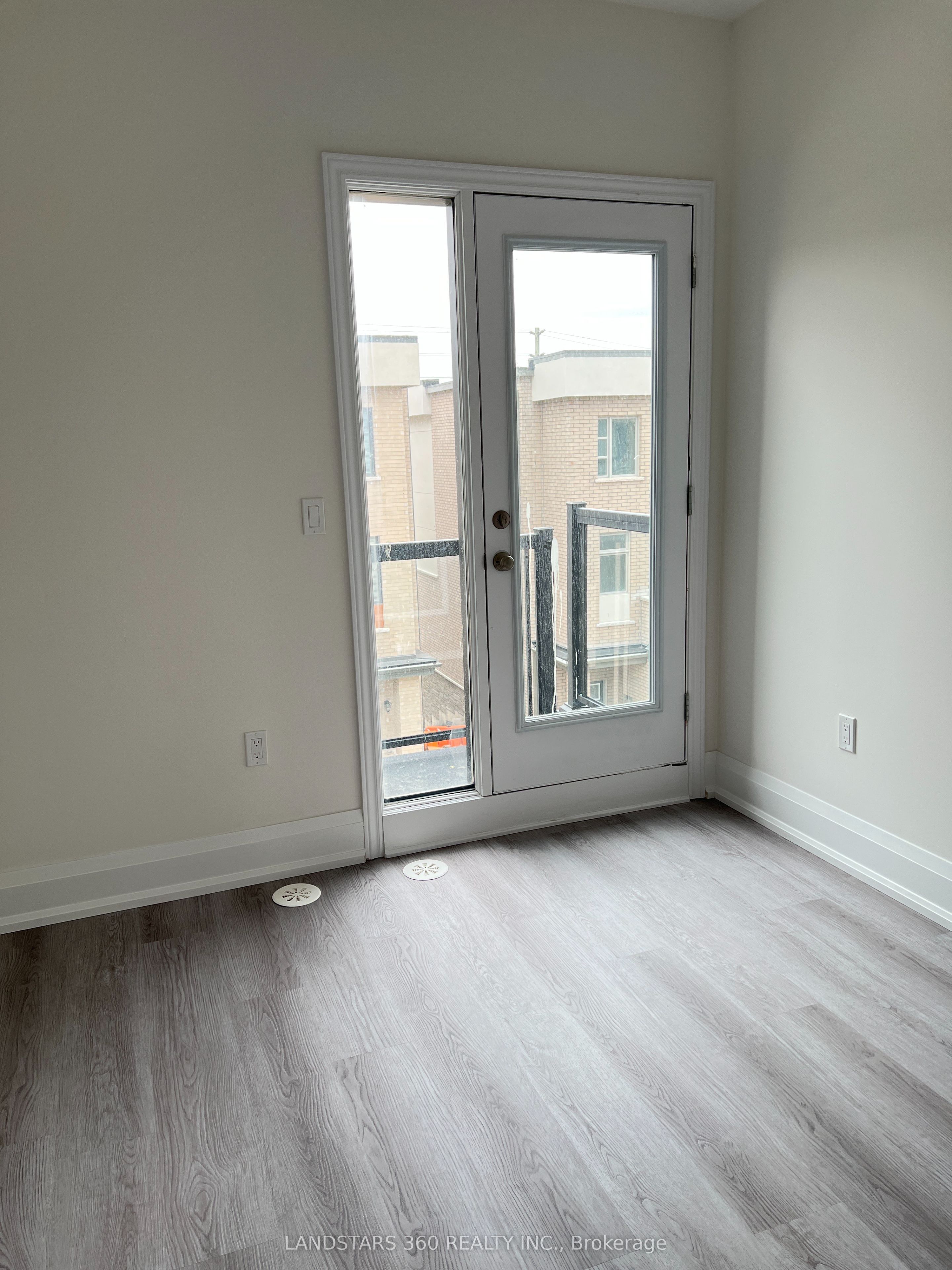 Photo 12 of 86 Inverary Crescent, Vaughan, Elder Mills — HOMEH