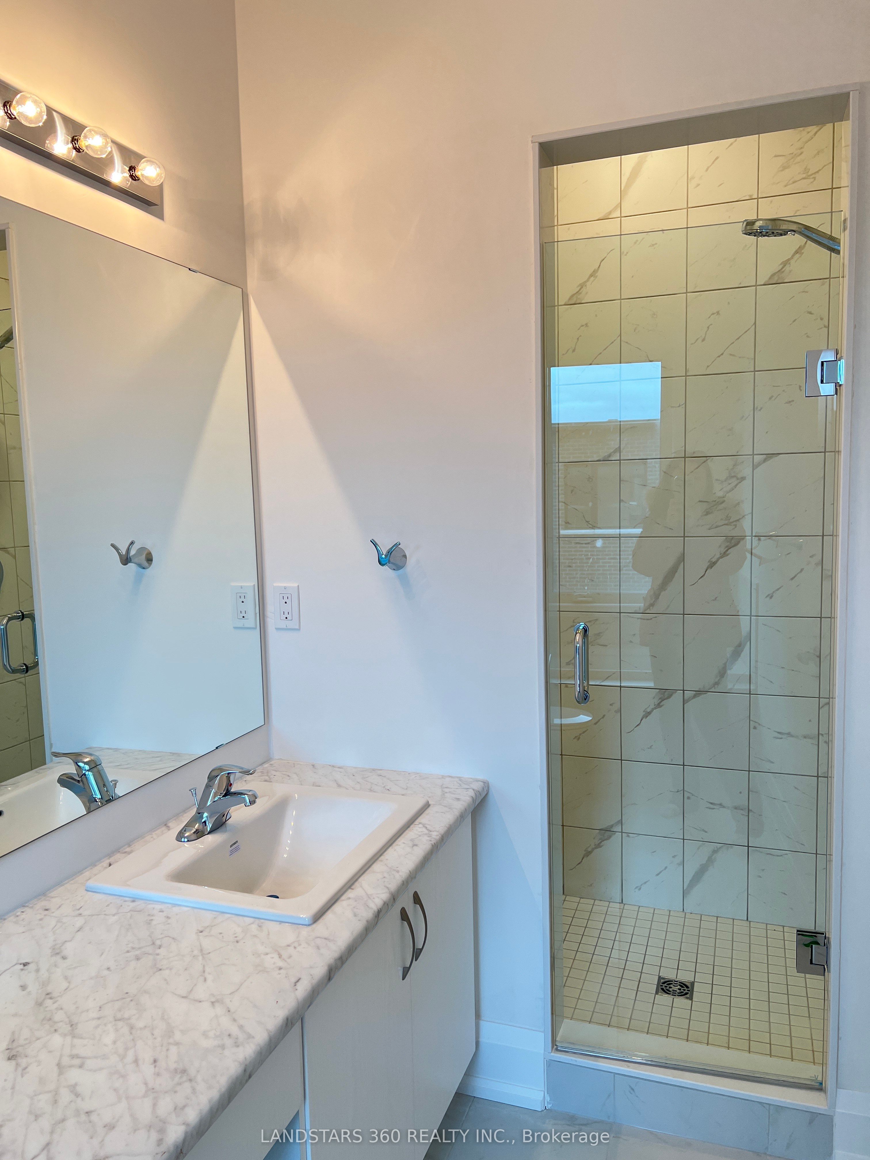 Photo 9 of 86 Inverary Crescent, Vaughan, Elder Mills — HOMEH