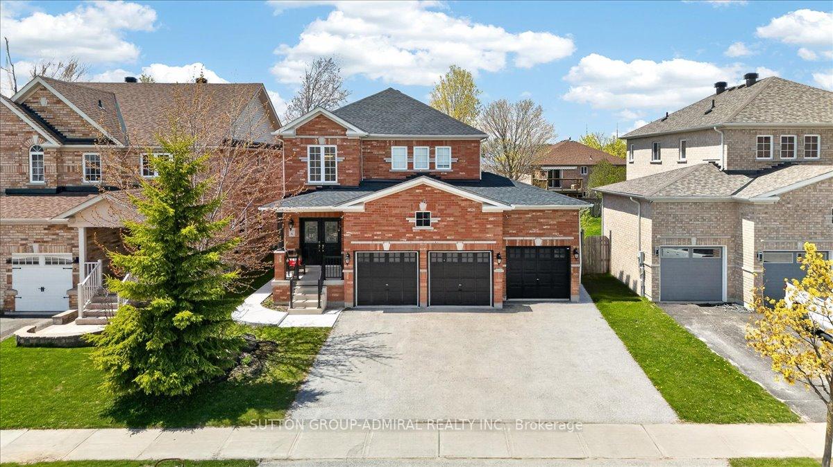 Photo 1 of 6 White Crescent, Barrie, Holly — HOMEH