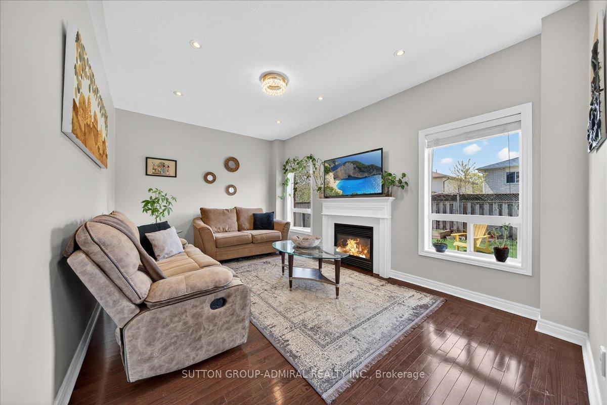 Photo 11 of 6 White Crescent, Barrie, Holly — HOMEH