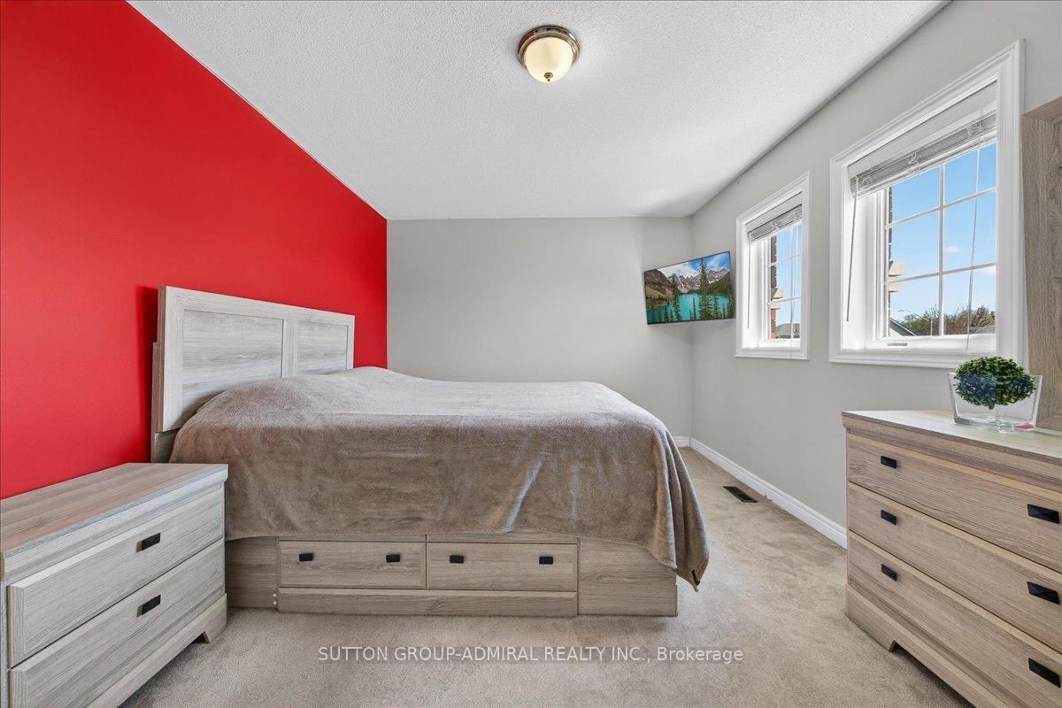 Photo 18 of 6 White Crescent, Barrie, Holly — HOMEH