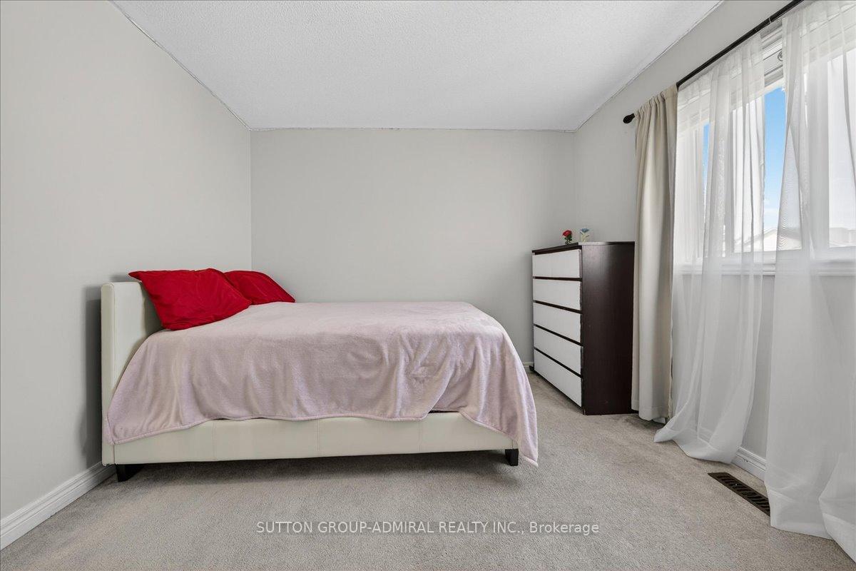 Photo 19 of 6 White Crescent, Barrie, Holly — HOMEH