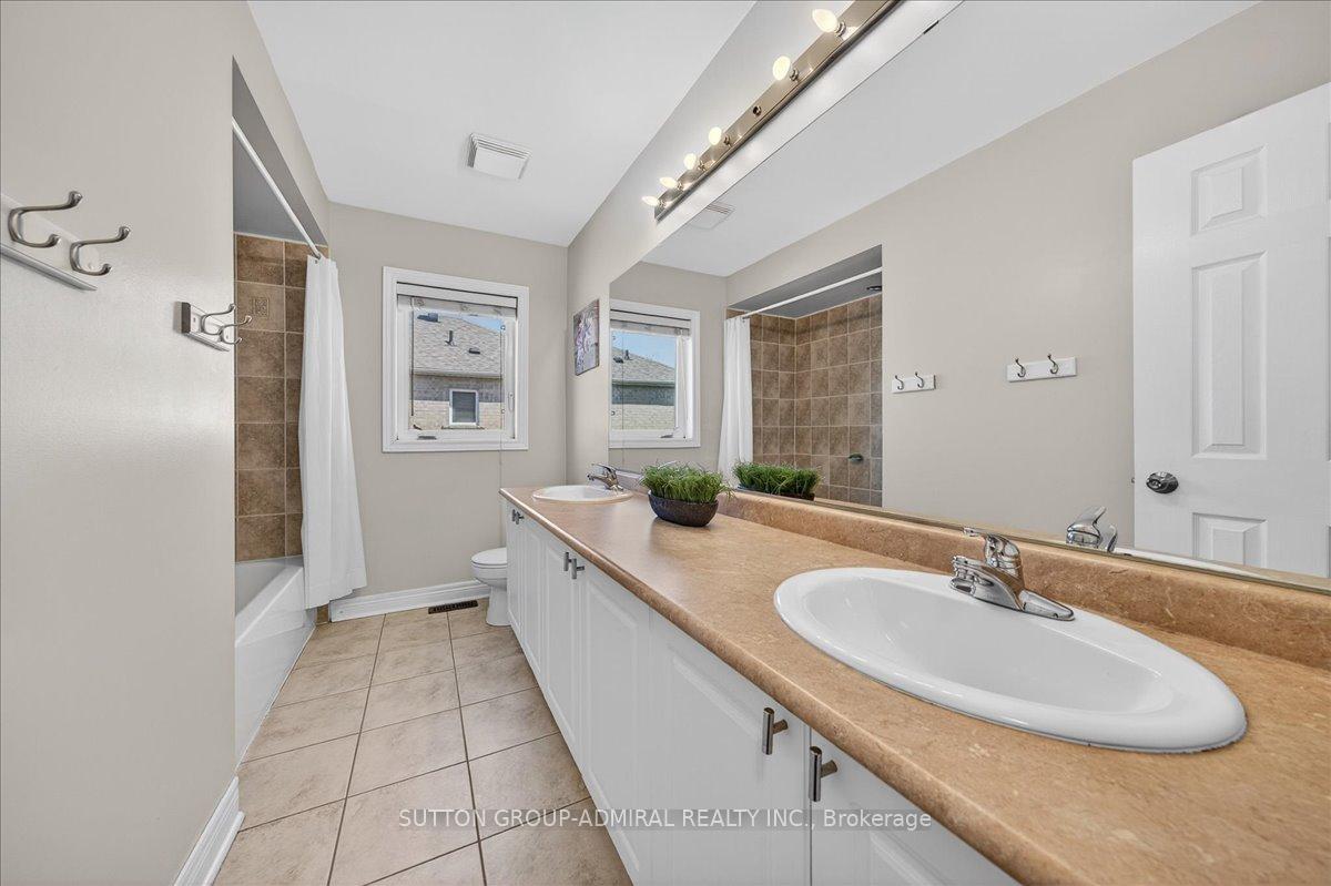 Photo 21 of 6 White Crescent, Barrie, Holly — HOMEH