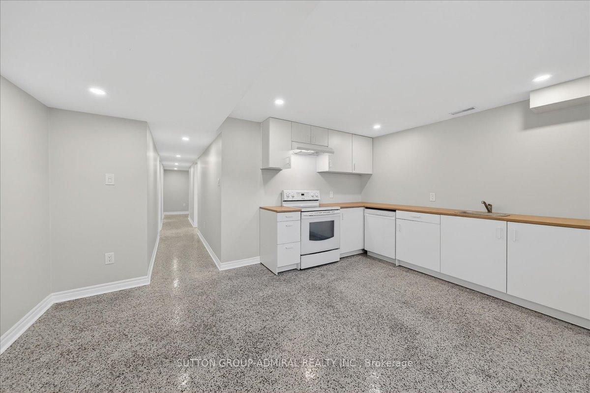 Photo 24 of 6 White Crescent, Barrie, Holly — HOMEH