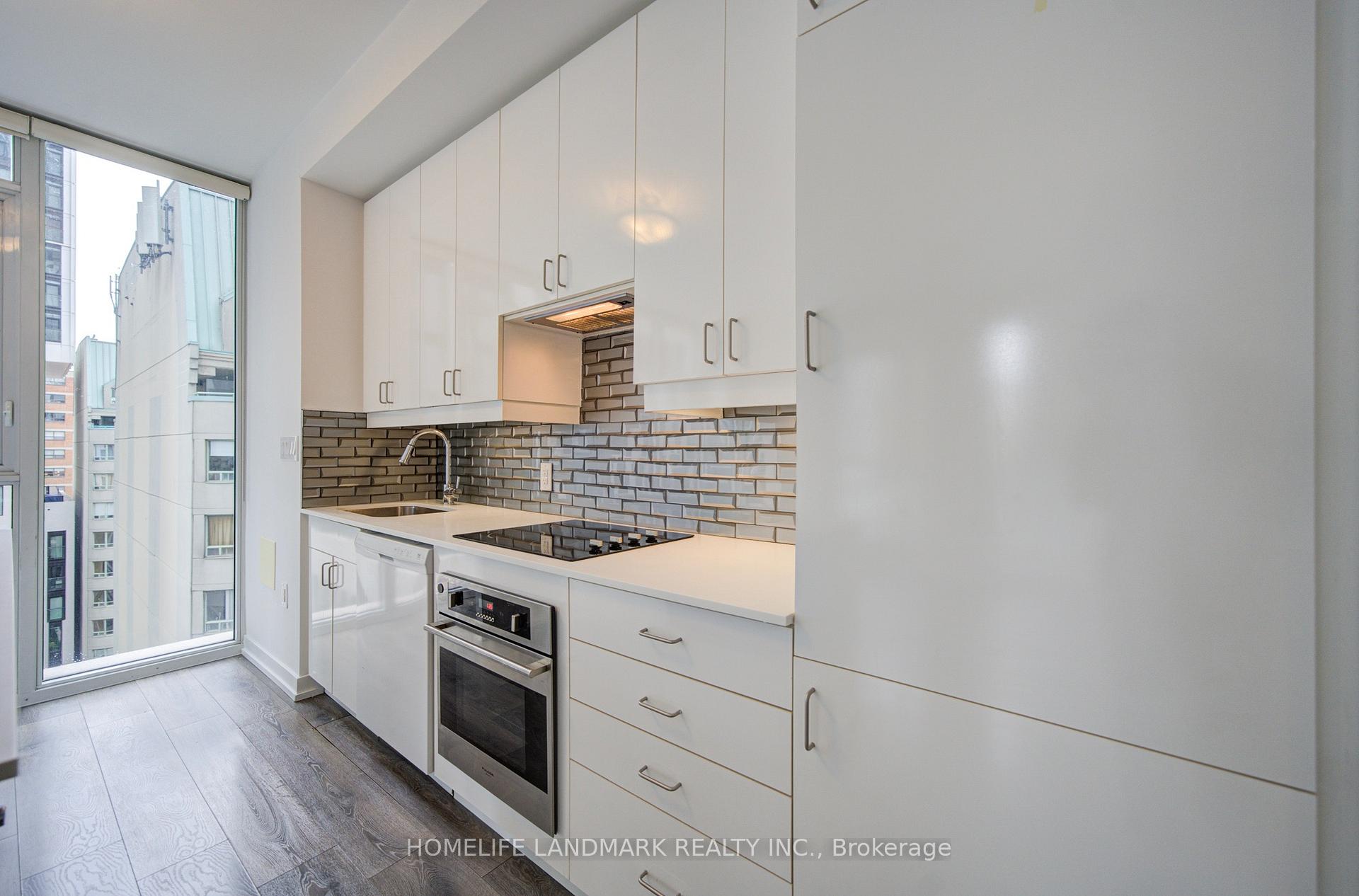 Photo 12 of Unit 803, 426 University Avenue, Toronto, Kensington-Chinatown — HOMEH