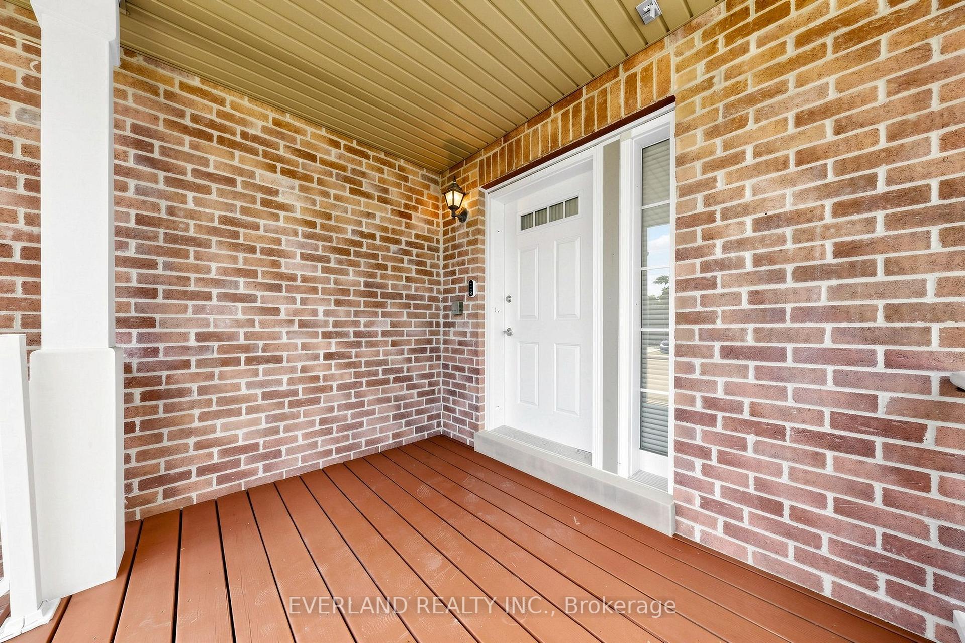 Photo 2 of 5588 Highbank Road, Mississauga, Central Erin Mills — HOMEH