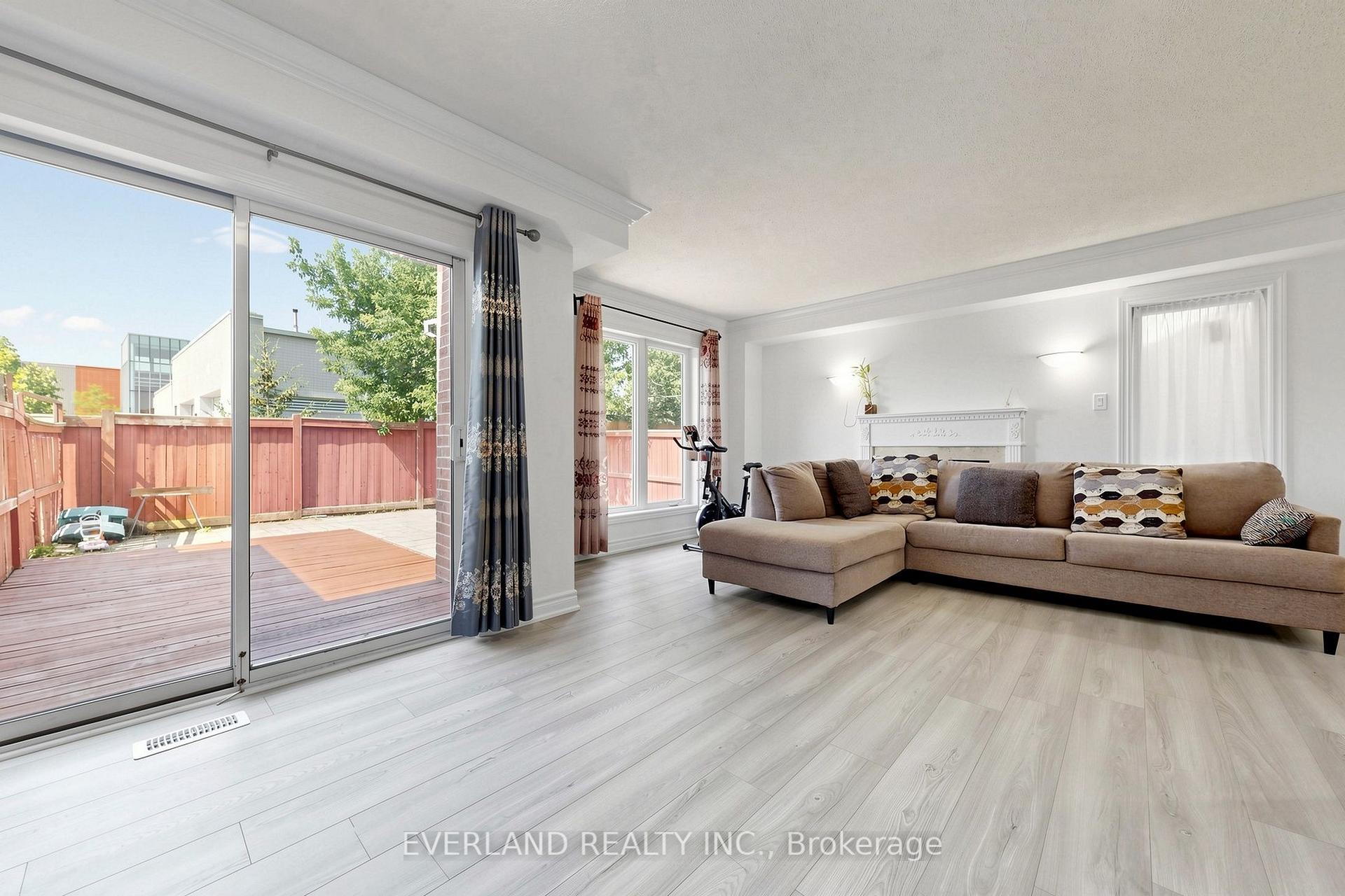 Photo 3 of 5588 Highbank Road, Mississauga, Central Erin Mills — HOMEH