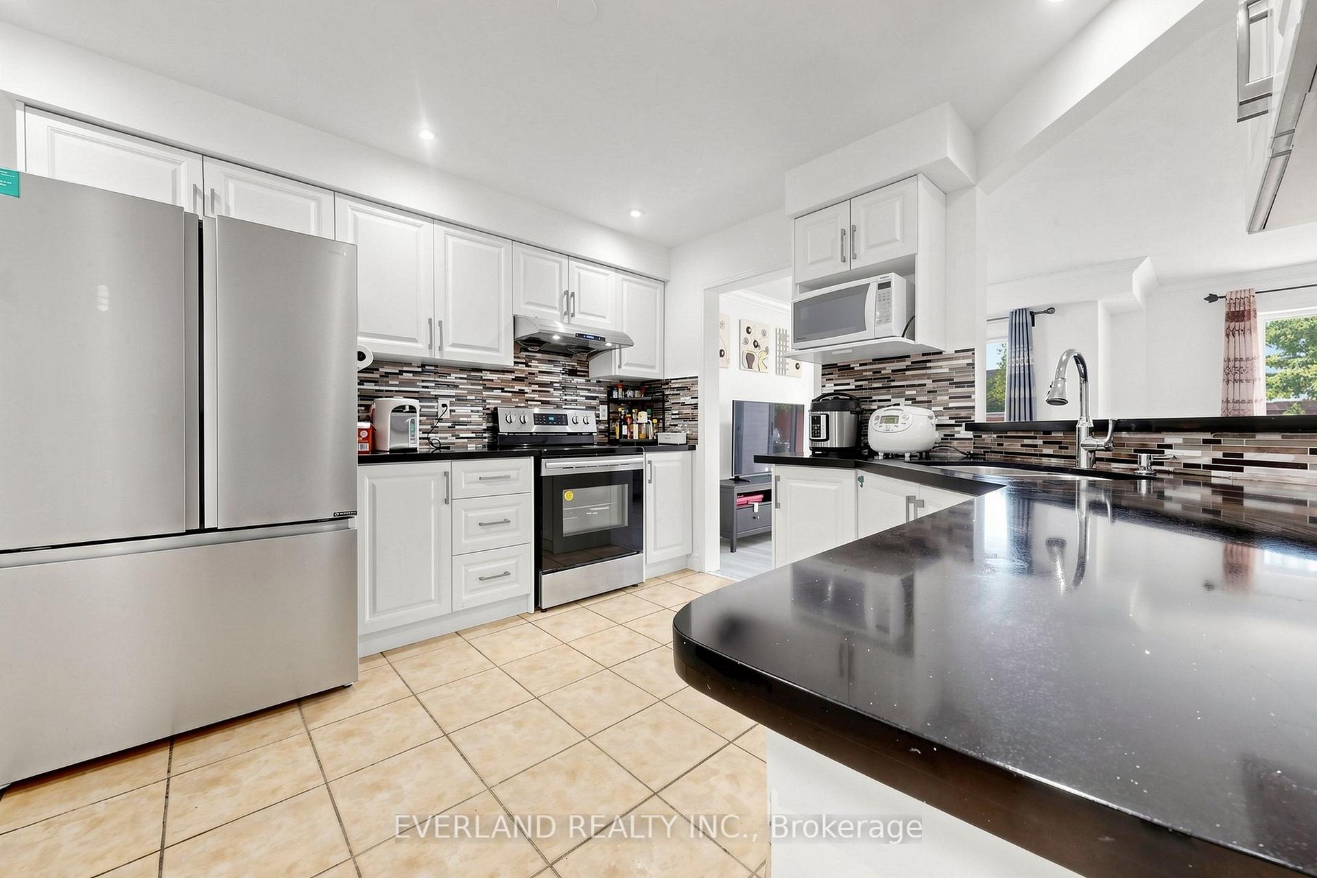 Photo 6 of 5588 Highbank Road, Mississauga, Central Erin Mills — HOMEH