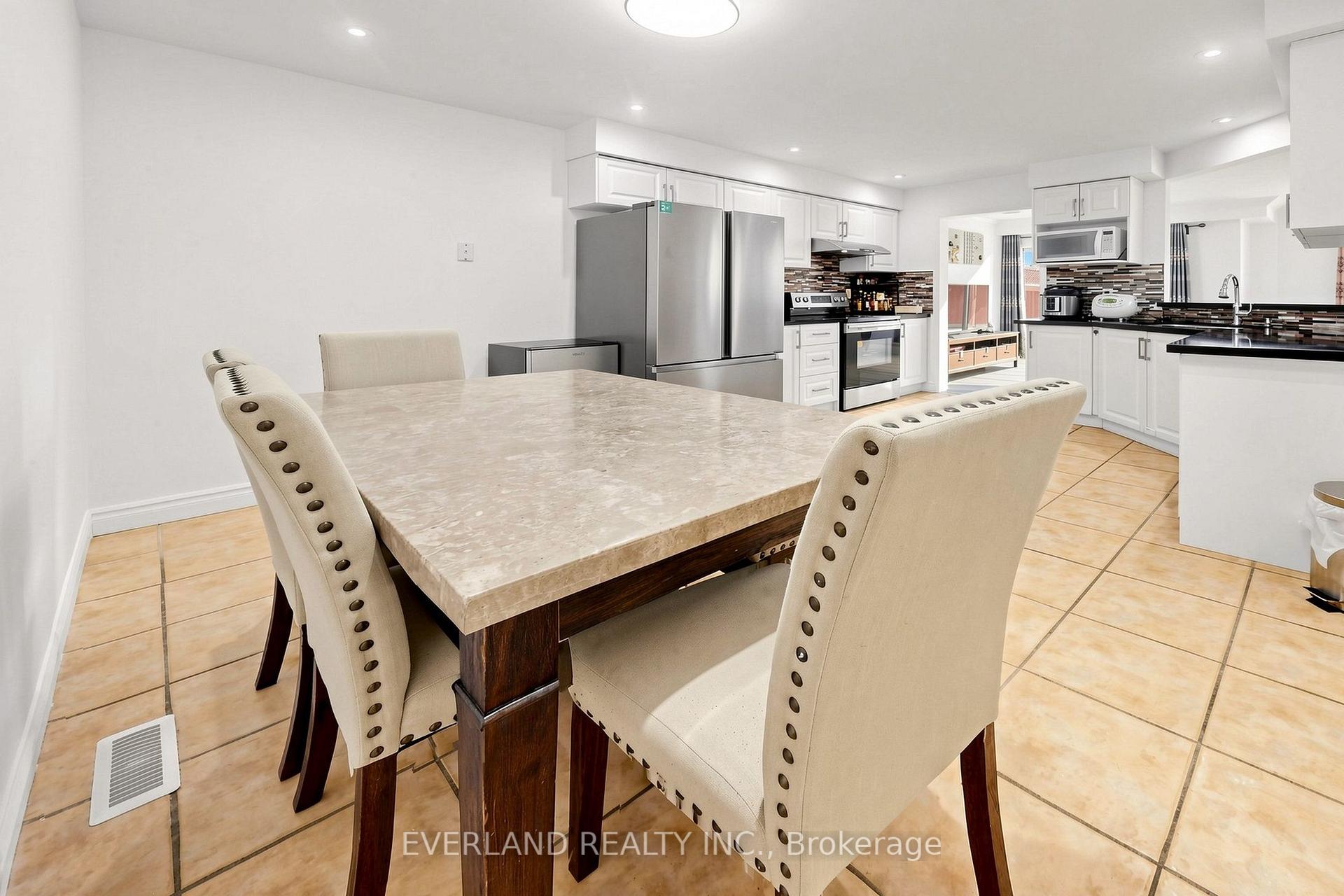 Photo 8 of 5588 Highbank Road, Mississauga, Central Erin Mills — HOMEH
