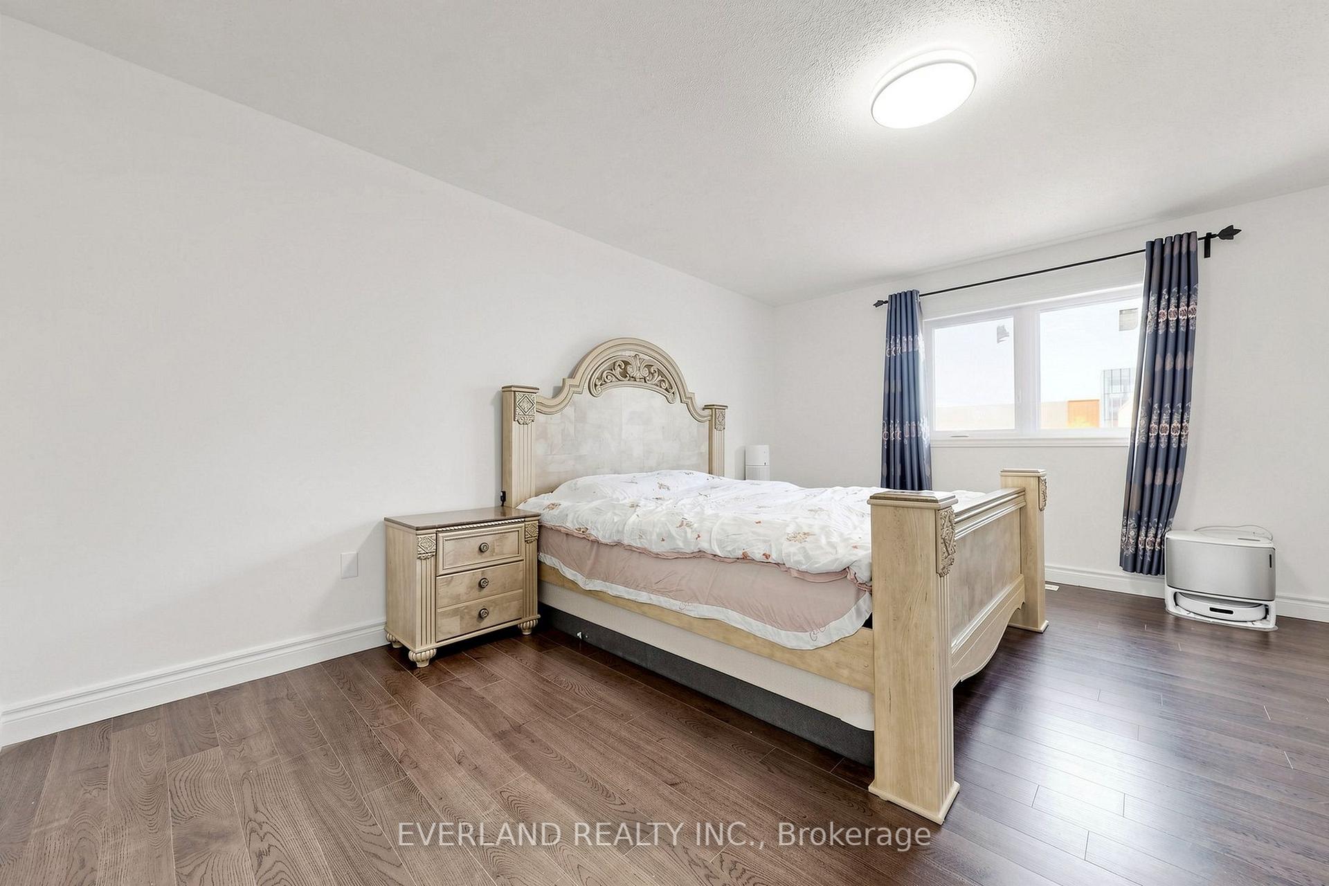 Photo 10 of 5588 Highbank Road, Mississauga, Central Erin Mills — HOMEH