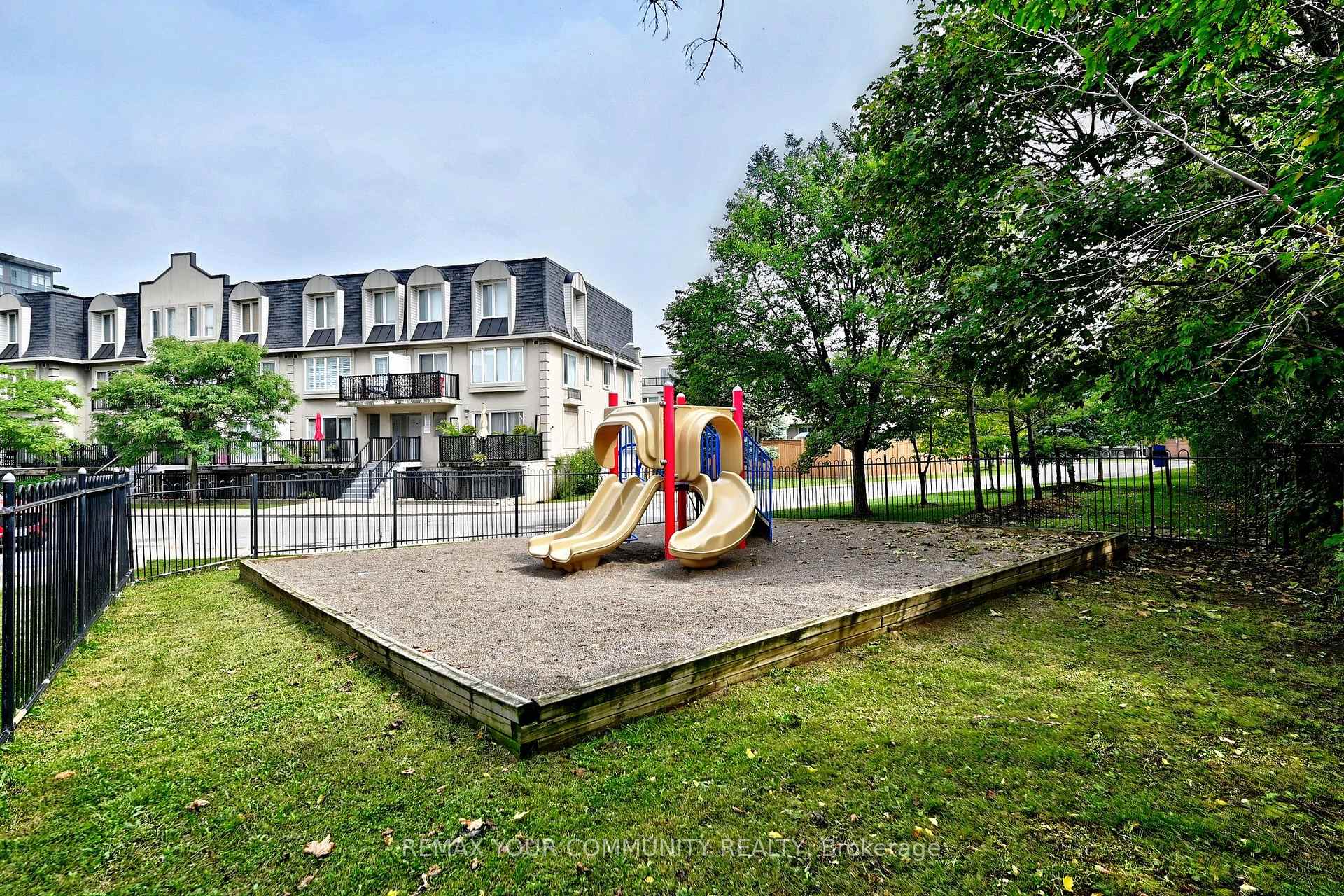 Photo 37 of Unit 1047, 115 George Appleton Way, North York, Downsview-Roding-CFB — HOMEH