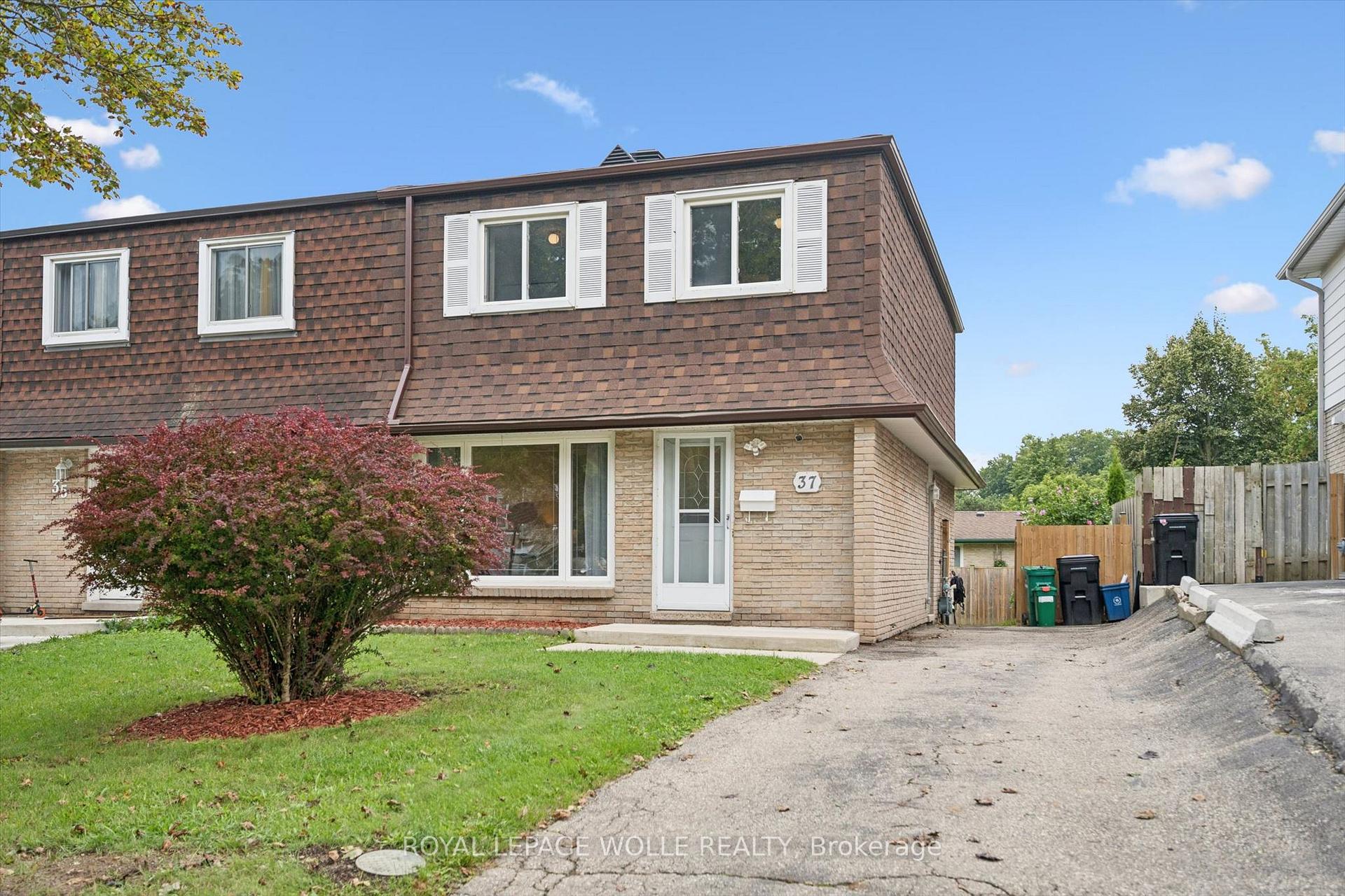 Photo 1 of 37 Shadeland Crescent, Kitchener, Victoria Hills — HOMEH