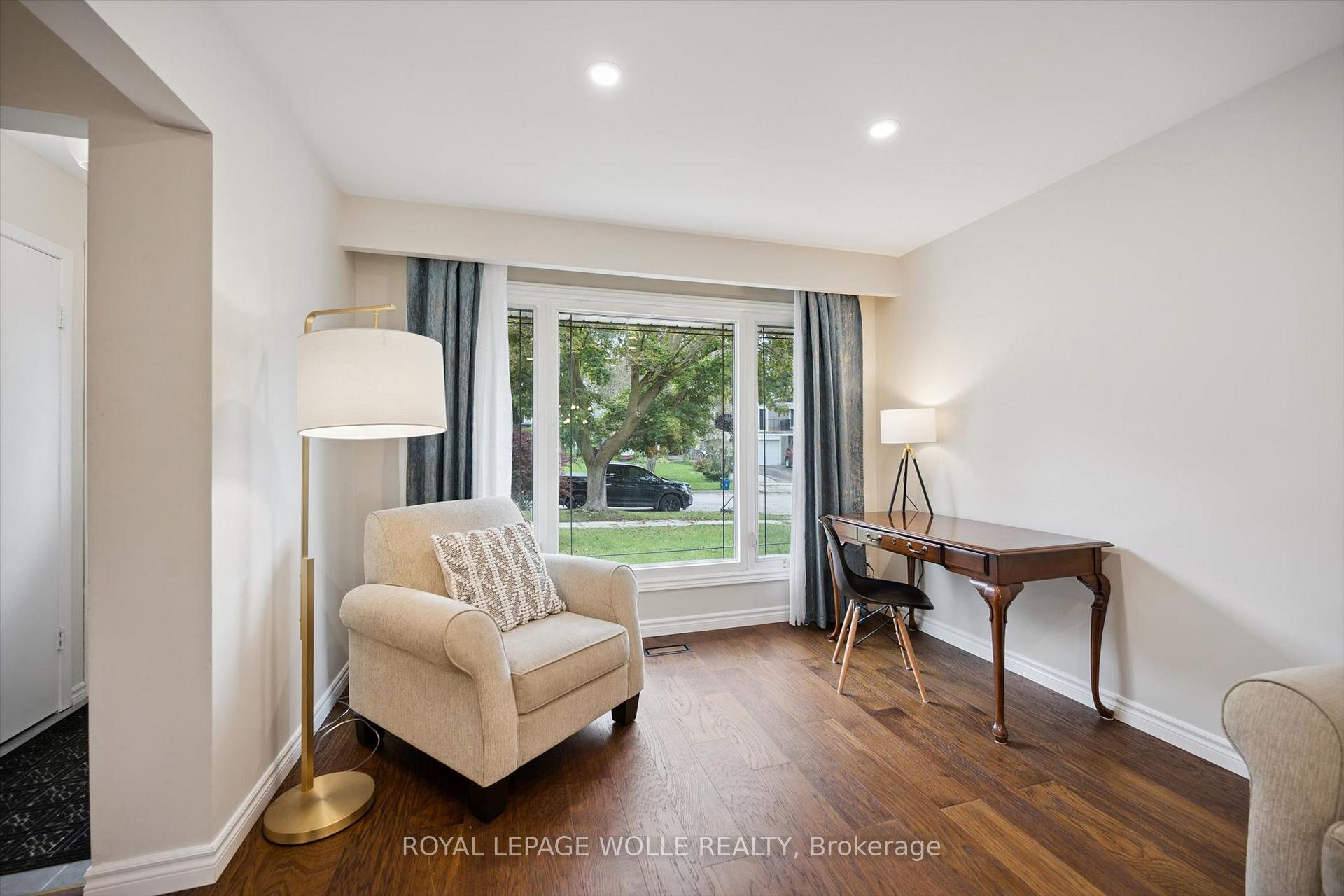 Photo 7 of 37 Shadeland Crescent, Kitchener, Victoria Hills — HOMEH