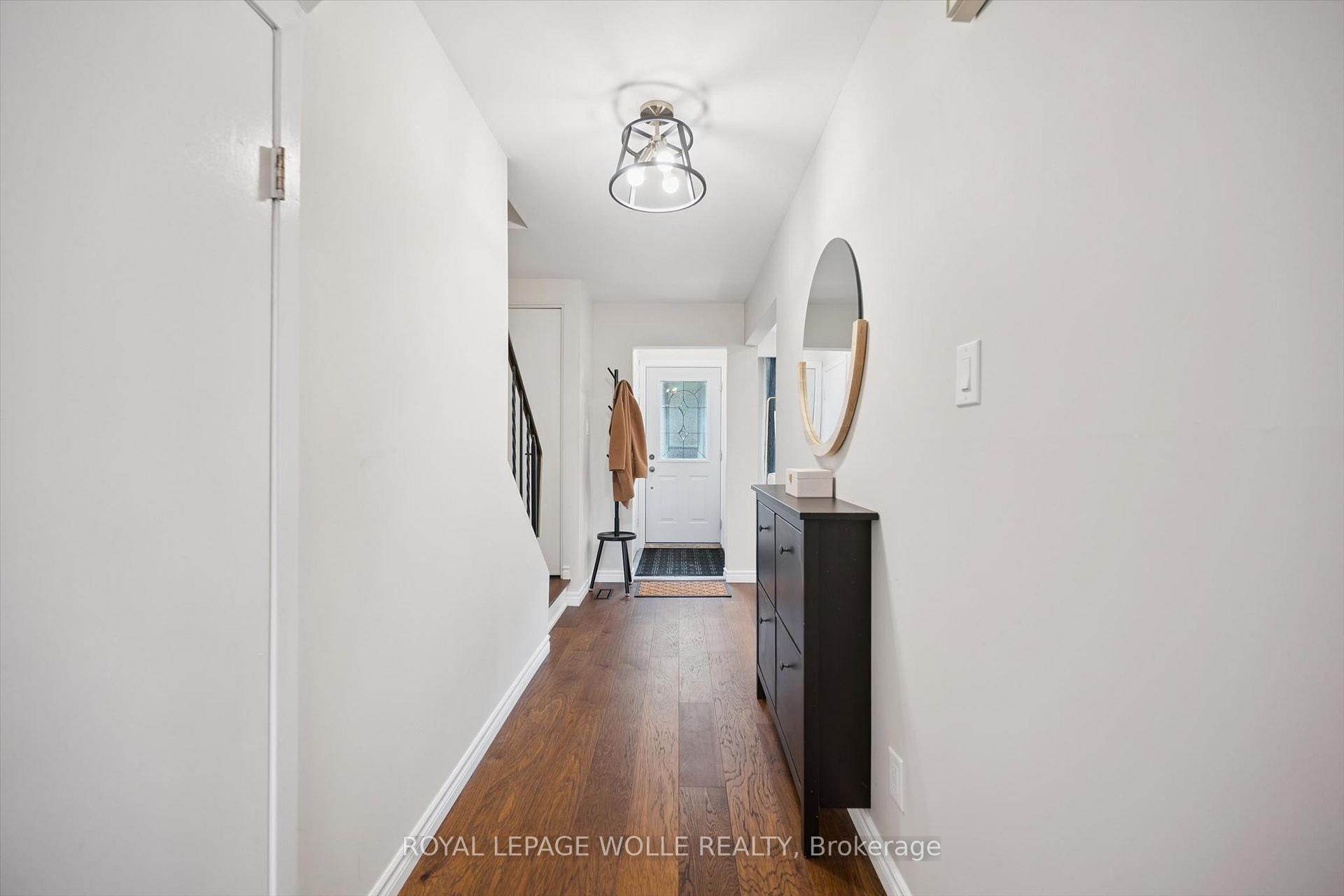 Photo 14 of 37 Shadeland Crescent, Kitchener, Victoria Hills — HOMEH
