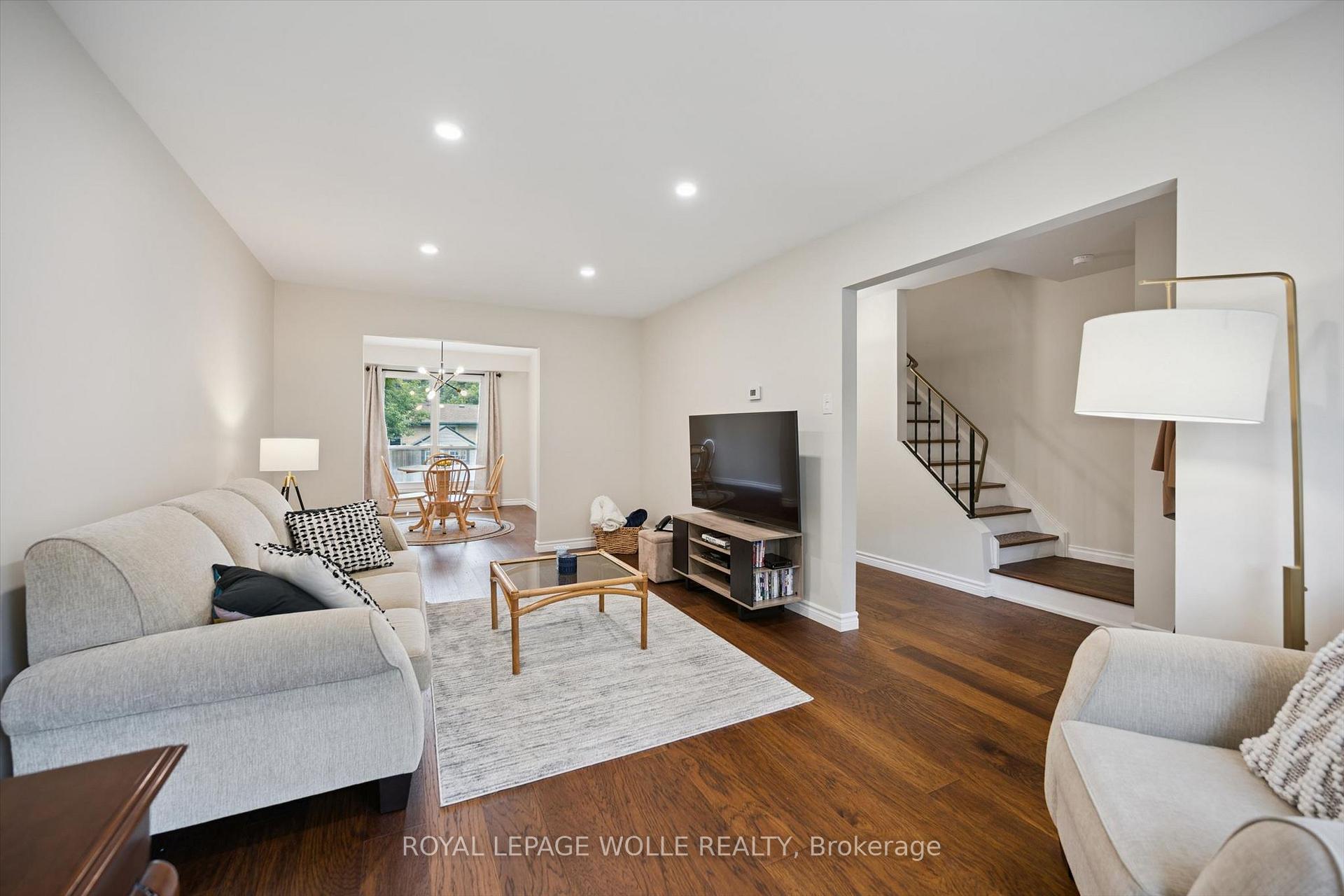 Photo 15 of 37 Shadeland Crescent, Kitchener, Victoria Hills — HOMEH