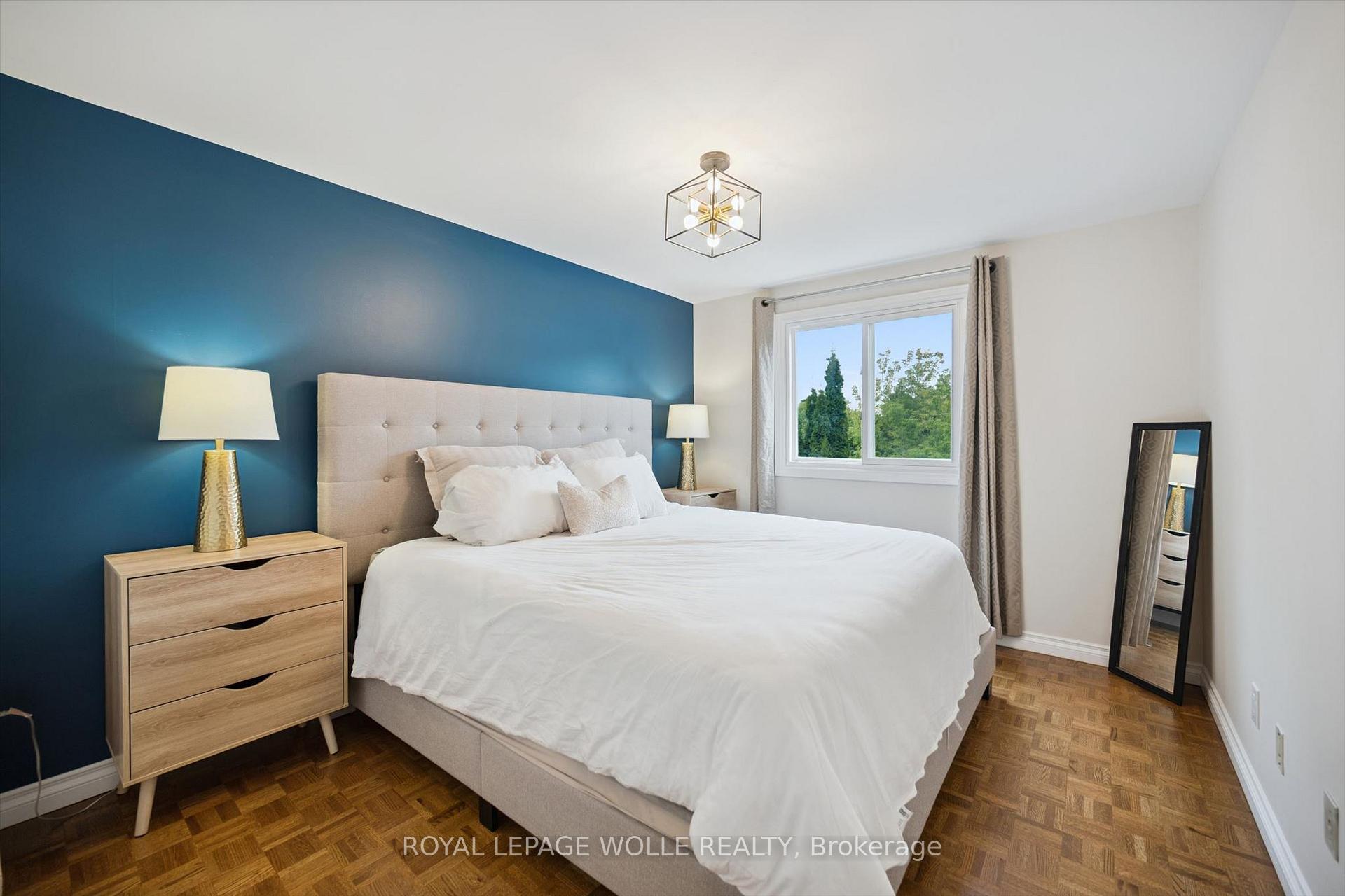 Photo 22 of 37 Shadeland Crescent, Kitchener, Victoria Hills — HOMEH