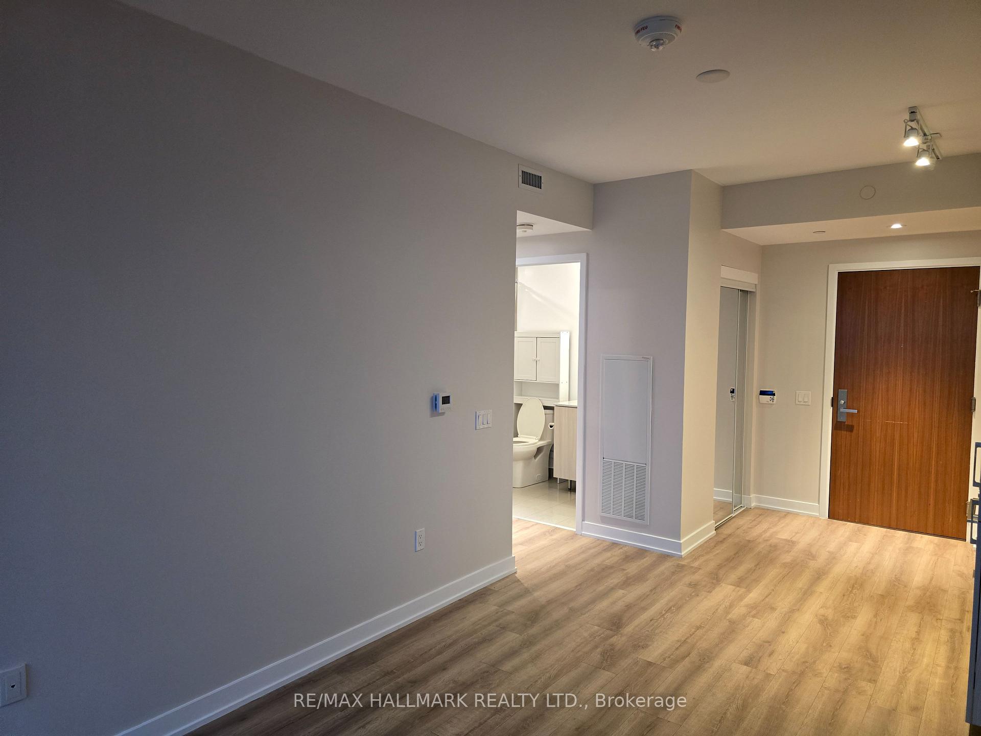Photo 5 of Unit 2210, 15 Queens Quay E, Toronto, Waterfront Communities — HOMEH