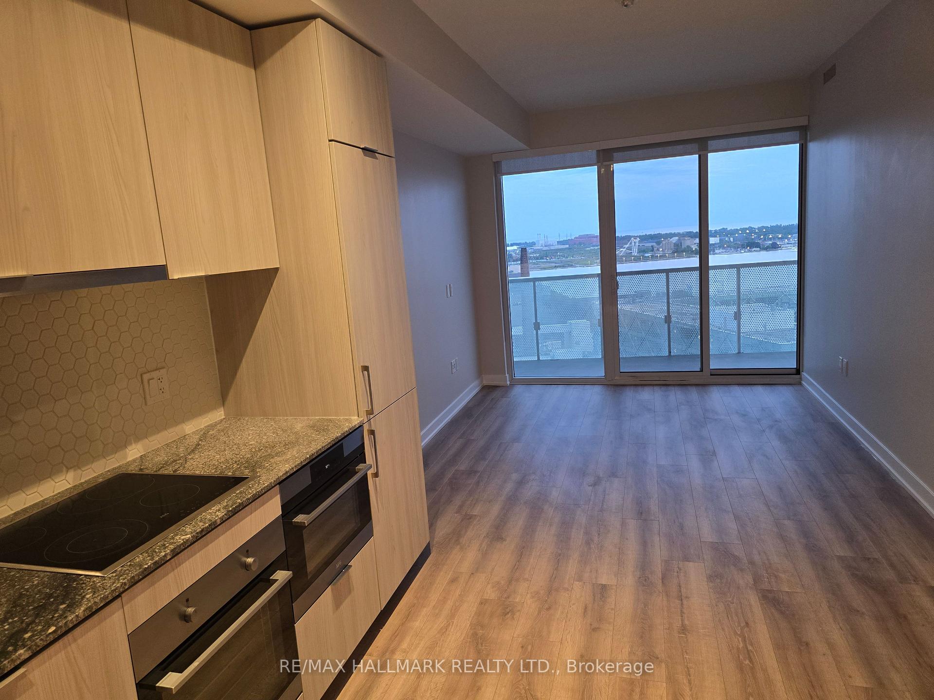 Photo 7 of Unit 2210, 15 Queens Quay E, Toronto, Waterfront Communities — HOMEH