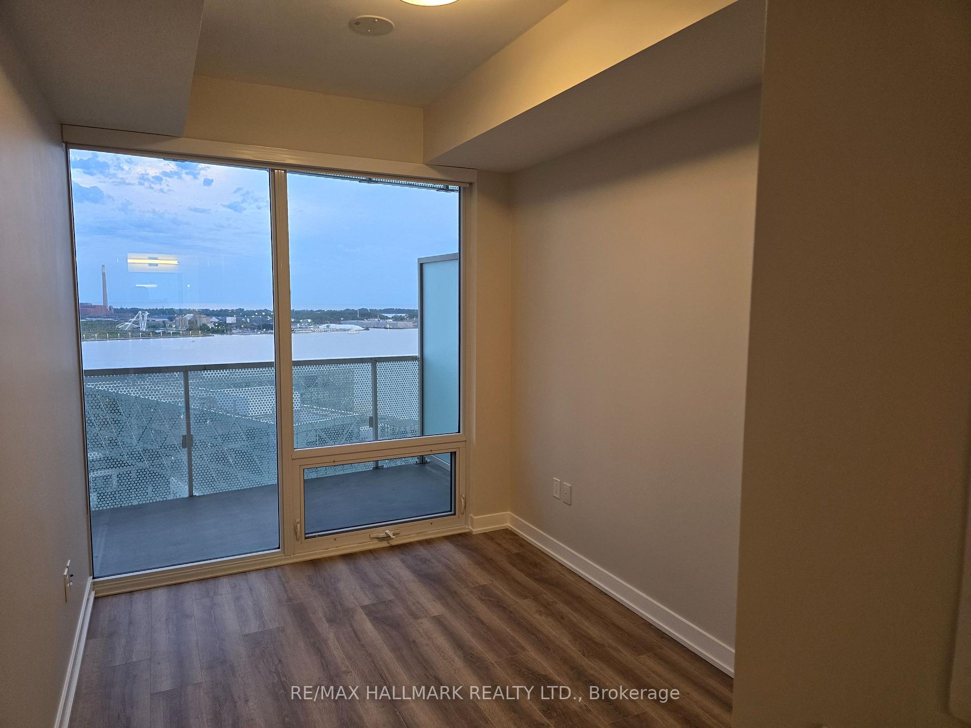 Photo 10 of Unit 2210, 15 Queens Quay E, Toronto, Waterfront Communities — HOMEH