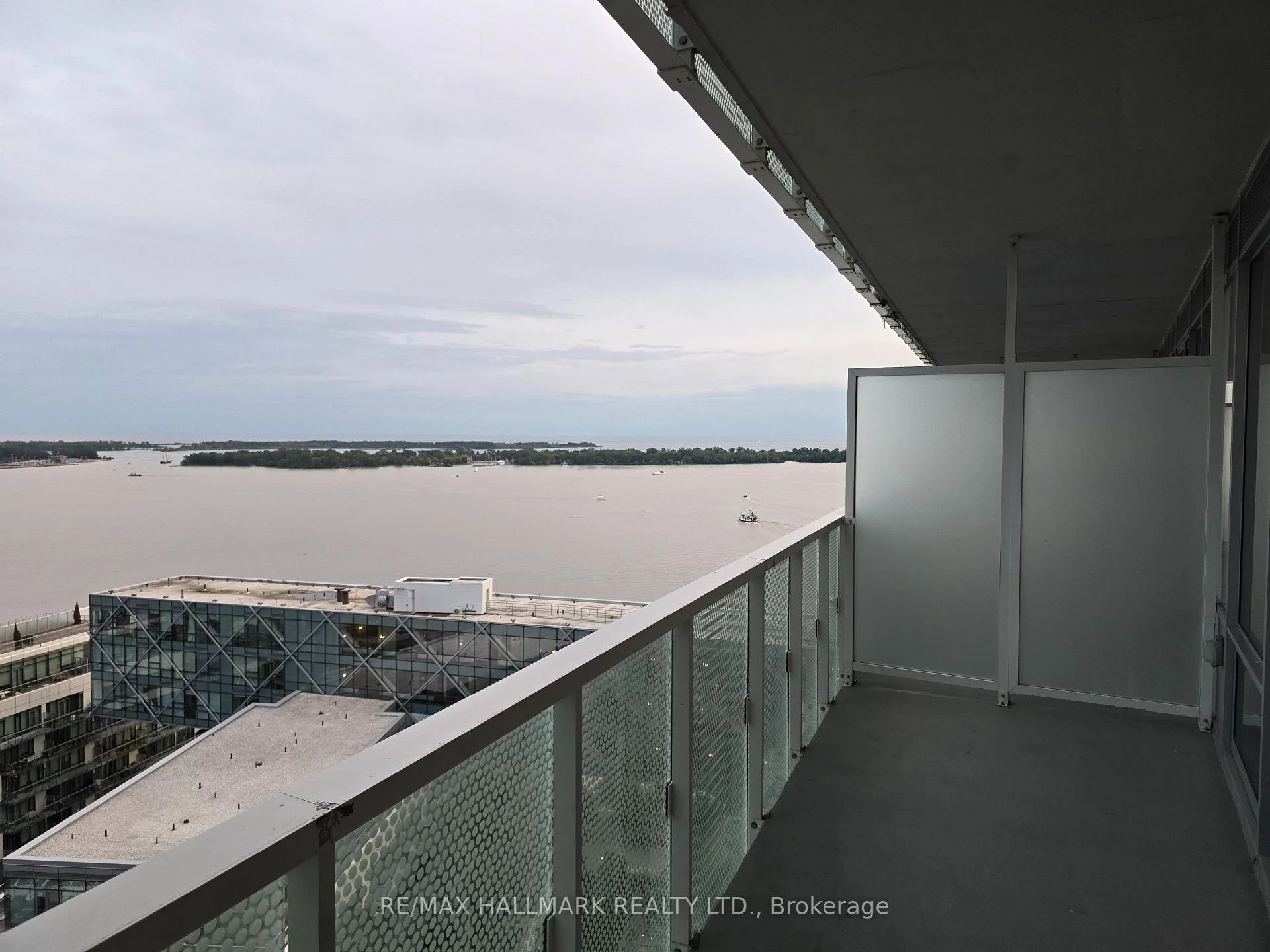 Photo 6 of Unit 2210, 15 Queens Quay E, Toronto, Waterfront Communities — HOMEH