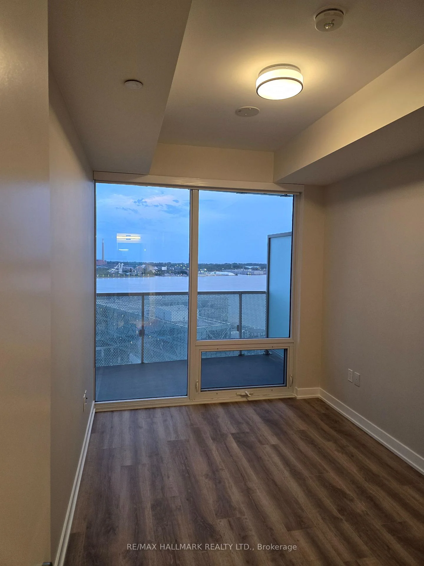 Photo 14 of Unit 2210, 15 Queens Quay E, Toronto, Waterfront Communities — HOMEH